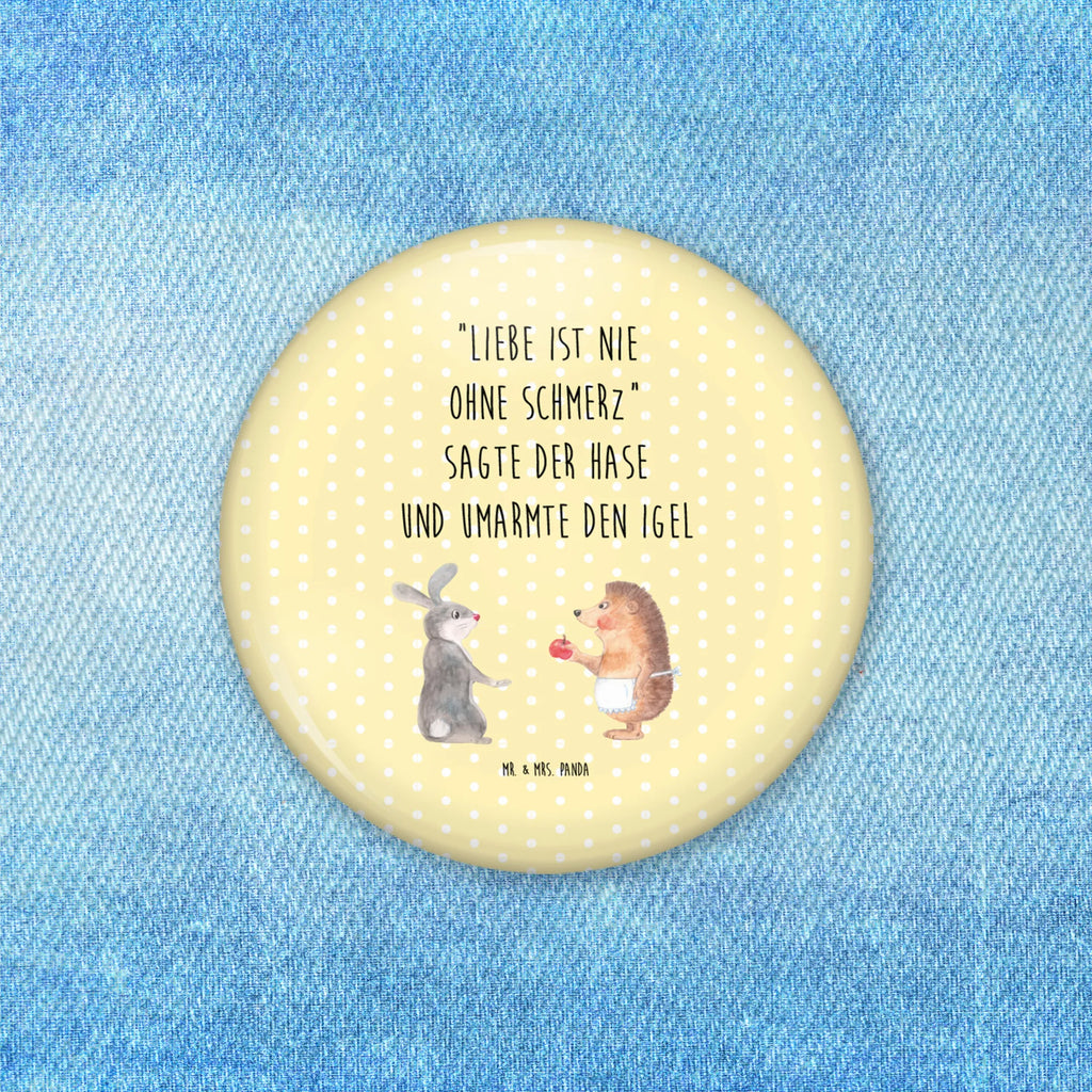 Button Liebe ist nie ohne Schmerz 50mm Button, Button, Pin, Anstecknadel, Tiermotive, Gute Laune, lustige Sprüche, Tiere, Igel und Hase, Igel, Hase, Liebe Spruch, Liebeskummer Geschenk, Herzschmerz, Trösten, Trennungsschmerz, Spruch romantisch