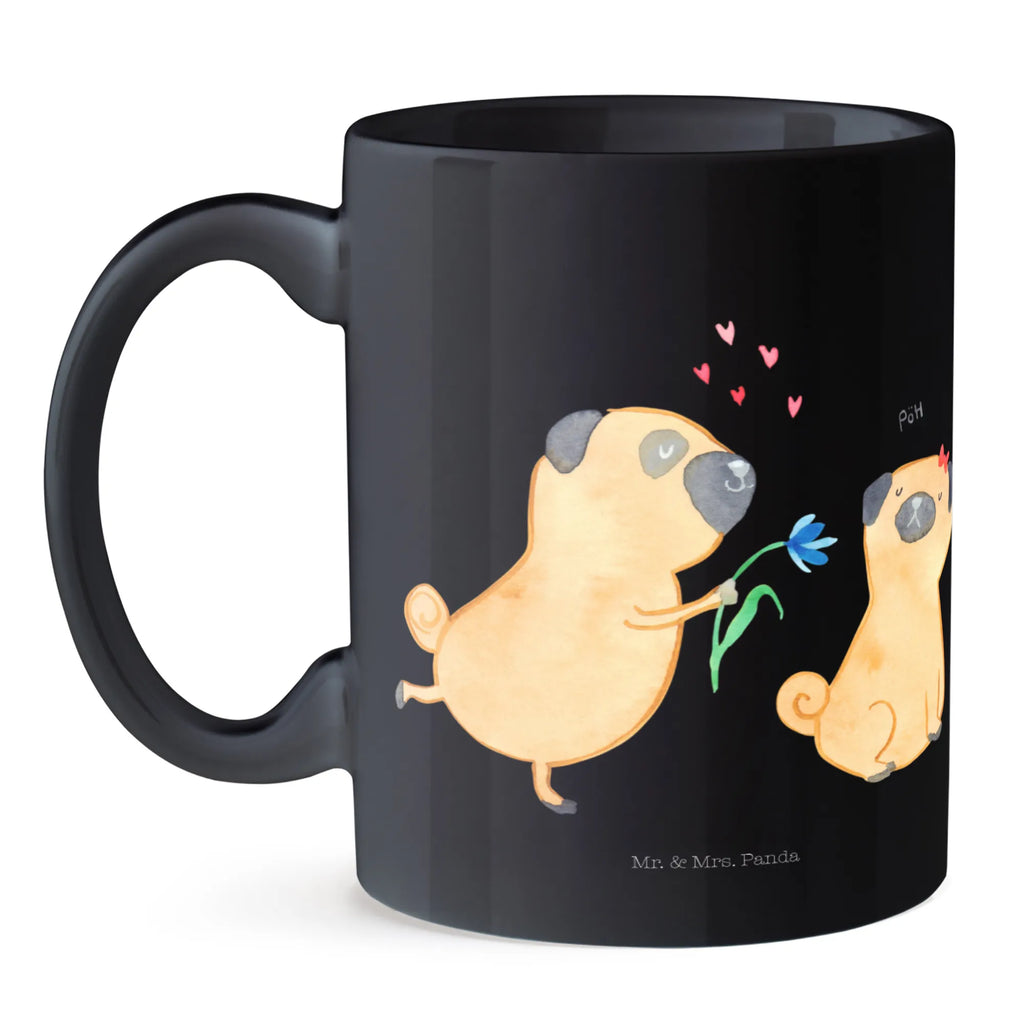 Tasse Mops Verliebt Tasse, Kaffeetasse, Teetasse, Becher, Kaffeebecher, Teebecher, Keramiktasse, Porzellantasse, Büro Tasse, Geschenk Tasse, Tasse Sprüche, Tasse Motive, Kaffeetassen, Tasse bedrucken, Designer Tasse, Cappuccino Tassen, Schöne Teetassen, Hund, Hundemotiv, Haustier, Hunderasse, Tierliebhaber, Hundebesitzer, Sprüche, Mops, Möpse, Hundeliebe, verliebt, Liebe, Liebesspruch. Verlobt, Geschenk Freund, Partner