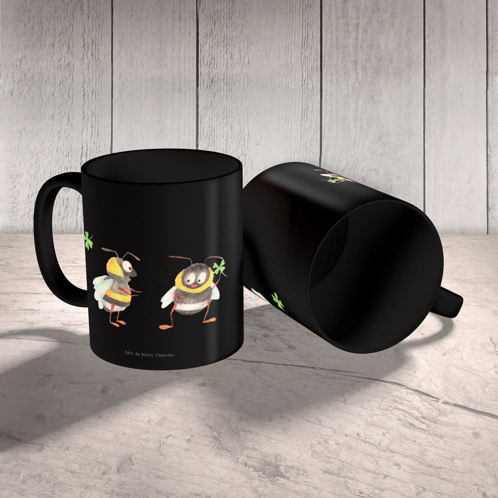 Tasse Hummeln Kleeblatt Tasse, Kaffeetasse, Teetasse, Becher, Kaffeebecher, Teebecher, Keramiktasse, Porzellantasse, Büro Tasse, Geschenk Tasse, Tasse Sprüche, Tasse Motive, Kaffeetassen, Tasse bedrucken, Designer Tasse, Cappuccino Tassen, Schöne Teetassen, Tiermotive, Gute Laune, lustige Sprüche, Tiere, Hummel, Biene, Spruch positiv, Biene Deko, Spruch schön, glücklich sein, glücklich werden, Spruch fröhlich