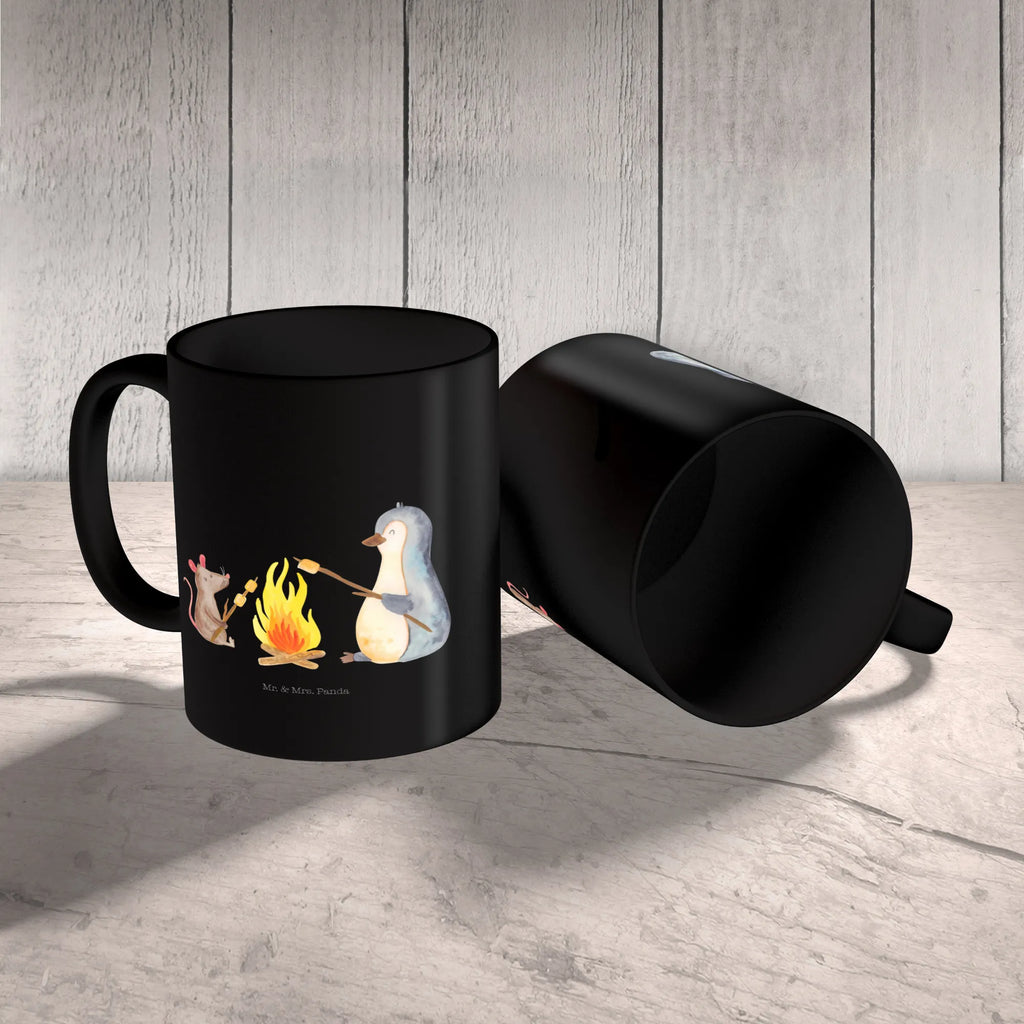 Tasse Pinguin Lagerfeuer Tasse, Kaffeetasse, Teetasse, Becher, Kaffeebecher, Teebecher, Keramiktasse, Porzellantasse, Büro Tasse, Geschenk Tasse, Tasse Sprüche, Tasse Motive, Kaffeetassen, Tasse bedrucken, Designer Tasse, Cappuccino Tassen, Schöne Teetassen, Pinguin, Maus, Pinguine, Lagerfeuer, Leben, Arbeit, Job, Motivation, Büro, Büroalltag, Lebensspruch, Lebensmotivation, Neustart, Liebe, grillen, Feuer, Marshmallows