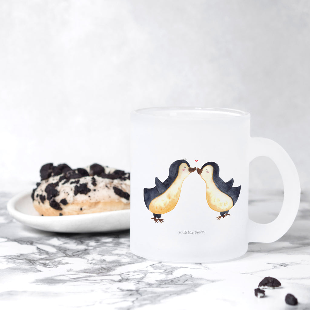 Teetasse Pinguin Liebe Teetasse, Teeglas, Teebecher, Tasse mit Henkel, Tasse, Glas Teetasse, Teetasse aus Glas, Liebe, Partner, Freund, Freundin, Ehemann, Ehefrau, Heiraten, Verlobung, Heiratsantrag, Liebesgeschenk, Jahrestag, Hocheitstag, Pinguin, Pinguine, Pinguin Paar, Pinguinpaar, Pinguin Liebe, Paar, Pärchen. Liebespaar, Liebesbeweis, Liebesspruch, Hochzeitstag, Geschenk Freund, Geschenk Freundin, Verlobte, Verlobter, Love, Geschenk Hochzeitstag, Geschenkidee, Hochzeit, Gastgeschenk