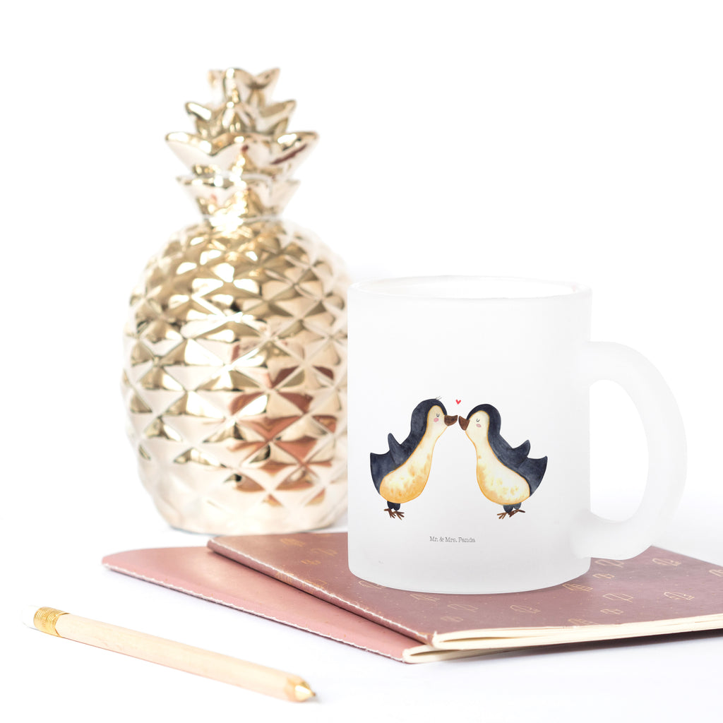 Teetasse Pinguin Liebe Teetasse, Teeglas, Teebecher, Tasse mit Henkel, Tasse, Glas Teetasse, Teetasse aus Glas, Liebe, Partner, Freund, Freundin, Ehemann, Ehefrau, Heiraten, Verlobung, Heiratsantrag, Liebesgeschenk, Jahrestag, Hocheitstag, Pinguin, Pinguine, Pinguin Paar, Pinguinpaar, Pinguin Liebe, Paar, Pärchen. Liebespaar, Liebesbeweis, Liebesspruch, Hochzeitstag, Geschenk Freund, Geschenk Freundin, Verlobte, Verlobter, Love, Geschenk Hochzeitstag, Geschenkidee, Hochzeit, Gastgeschenk