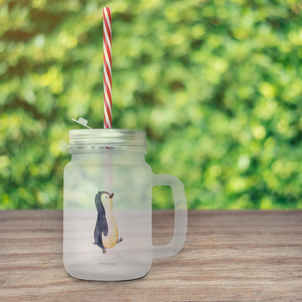 Trinkglas Mason Jar Pinguin marschierend Mason Jar, Glas, Trinkglas, Henkelglas, Sommerglas, Einmachglas, Cocktailglas, Cocktail-Glas, Mason Jar Trinkglas, Satiniertes Glas, Retro-Glas, Strohhalm Glas, Schraubdeckel Glas, Sommerparty Einrichtung, Pinguin, Pinguine, Frühaufsteher, Langschläfer, Bruder, Schwester, Familie