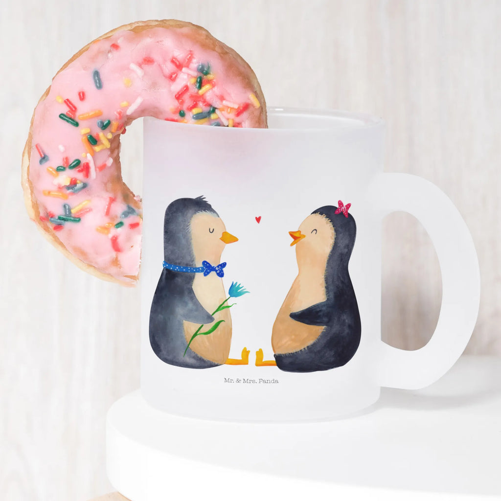 Teetasse Pinguin Pärchen Teetasse, Teeglas, Teebecher, Tasse mit Henkel, Tasse, Glas Teetasse, Teetasse aus Glas, Pinguin, Pinguine, Liebe, Liebespaar, Liebesbeweis, Liebesgeschenk, Verlobung, Jahrestag, Hochzeitstag, Hochzeit, Hochzeitsgeschenk, große Liebe, Traumpaar