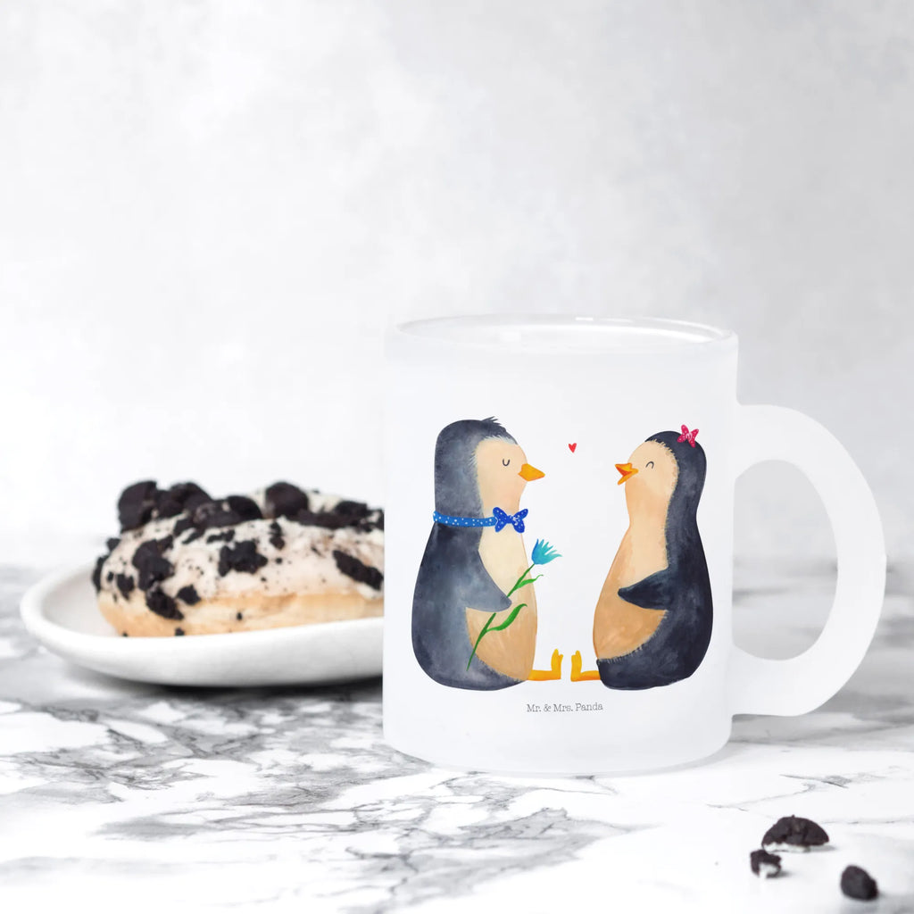 Teetasse Pinguin Pärchen Teetasse, Teeglas, Teebecher, Tasse mit Henkel, Tasse, Glas Teetasse, Teetasse aus Glas, Pinguin, Pinguine, Liebe, Liebespaar, Liebesbeweis, Liebesgeschenk, Verlobung, Jahrestag, Hochzeitstag, Hochzeit, Hochzeitsgeschenk, große Liebe, Traumpaar