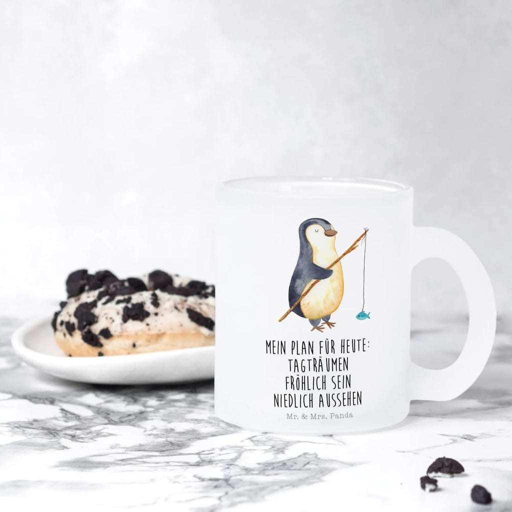 Teetasse Pinguin Angler Teetasse, Teeglas, Teebecher, Tasse mit Henkel, Tasse, Glas Teetasse, Teetasse aus Glas, Pinguin, Pinguine, Angeln, Angler, Tagträume, Hobby, Plan, Planer, Tagesplan, Neustart, Motivation, Geschenk, Freundinnen, Geschenkidee, Urlaub, Wochenende