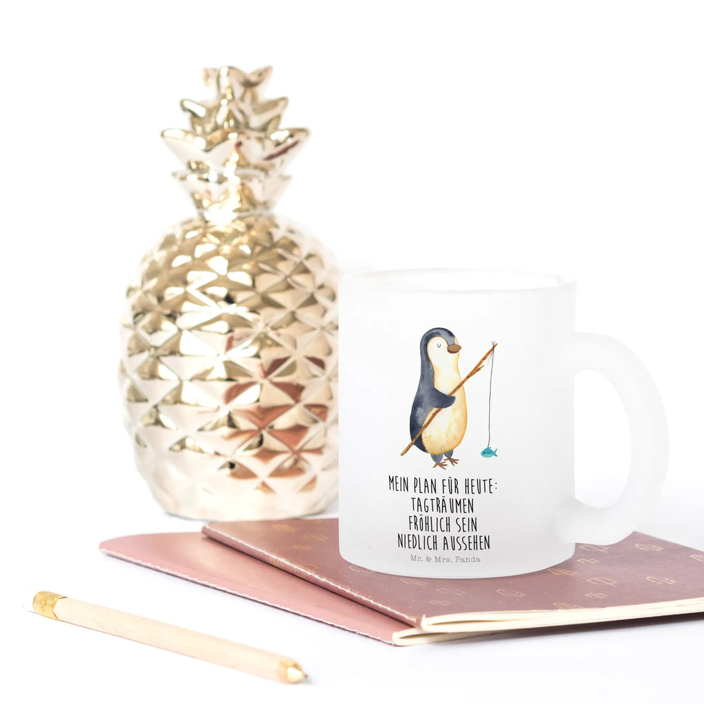 Teetasse Pinguin Angler Teetasse, Teeglas, Teebecher, Tasse mit Henkel, Tasse, Glas Teetasse, Teetasse aus Glas, Pinguin, Pinguine, Angeln, Angler, Tagträume, Hobby, Plan, Planer, Tagesplan, Neustart, Motivation, Geschenk, Freundinnen, Geschenkidee, Urlaub, Wochenende