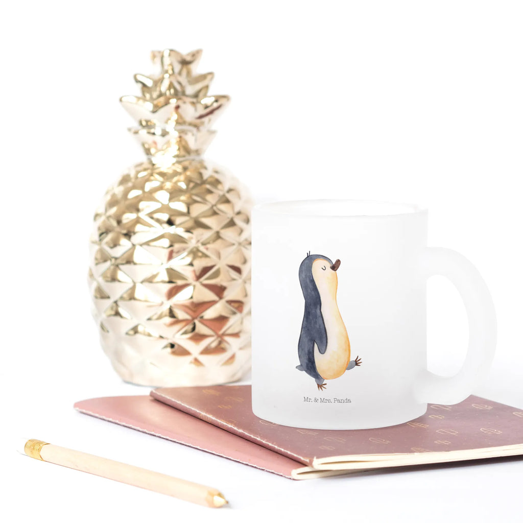 Teetasse Pinguin marschierend Teetasse, Teeglas, Teebecher, Tasse mit Henkel, Tasse, Glas Teetasse, Teetasse aus Glas, Pinguin, Pinguine, Frühaufsteher, Langschläfer, Bruder, Schwester, Familie