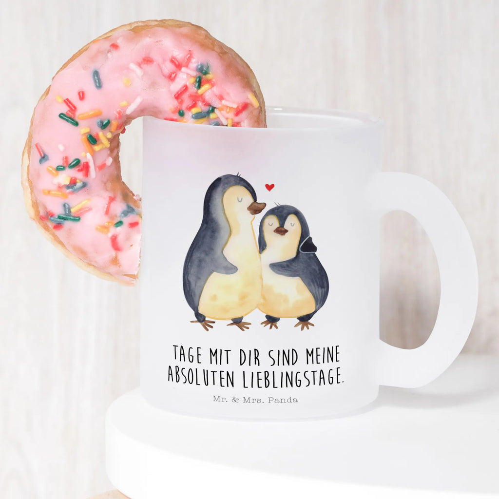 Teetasse Pinguin umarmend Teetasse, Teeglas, Teebecher, Tasse mit Henkel, Tasse, Glas Teetasse, Teetasse aus Glas, Pinguin, Liebe, Liebespaar, Liebesbeweis, Liebesgeschenk, Verlobung, Jahrestag, Hochzeitstag, Hochzeit, Hochzeitsgeschenk