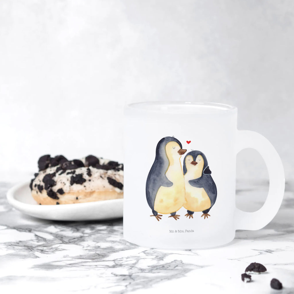 Teetasse Pinguin umarmend Teetasse, Teeglas, Teebecher, Tasse mit Henkel, Tasse, Glas Teetasse, Teetasse aus Glas, Pinguin, Liebe, Liebespaar, Liebesbeweis, Liebesgeschenk, Verlobung, Jahrestag, Hochzeitstag, Hochzeit, Hochzeitsgeschenk