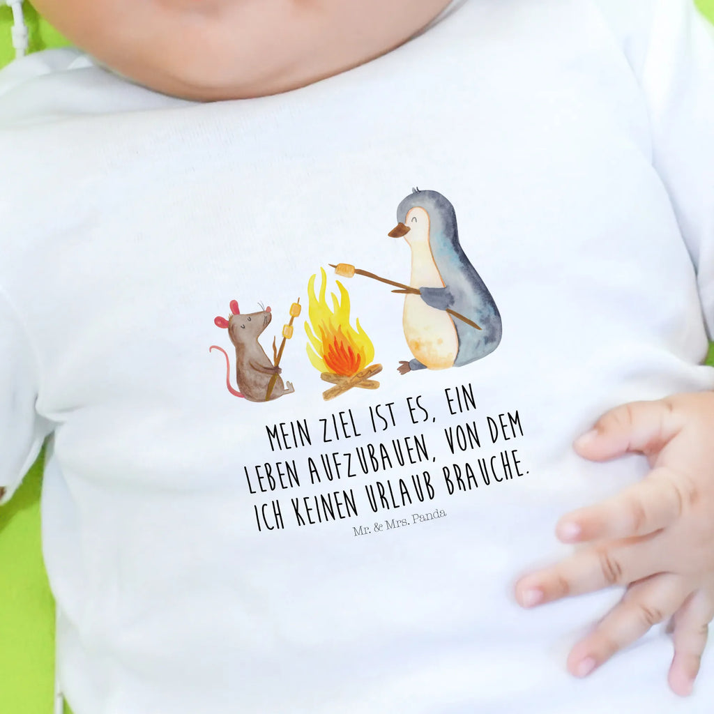 Organic Baby Shirt Pinguin Lagerfeuer Baby T-Shirt, Jungen Baby T-Shirt, Mädchen Baby T-Shirt, Shirt, Pinguin, Maus, Pinguine, Lagerfeuer, Leben, Arbeit, Job, Motivation, Büro, Büroalltag, Lebensspruch, Lebensmotivation, Neustart, Liebe, grillen, Feuer, Marshmallows