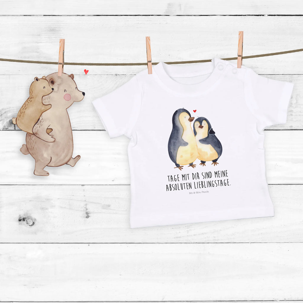 Organic Baby Shirt Pinguin umarmen Baby T-Shirt, Jungen Baby T-Shirt, Mädchen Baby T-Shirt, Shirt, Pinguin, Liebe, Liebespaar, Liebesbeweis, Liebesgeschenk, Verlobung, Jahrestag, Hochzeitstag, Hochzeit, Hochzeitsgeschenk