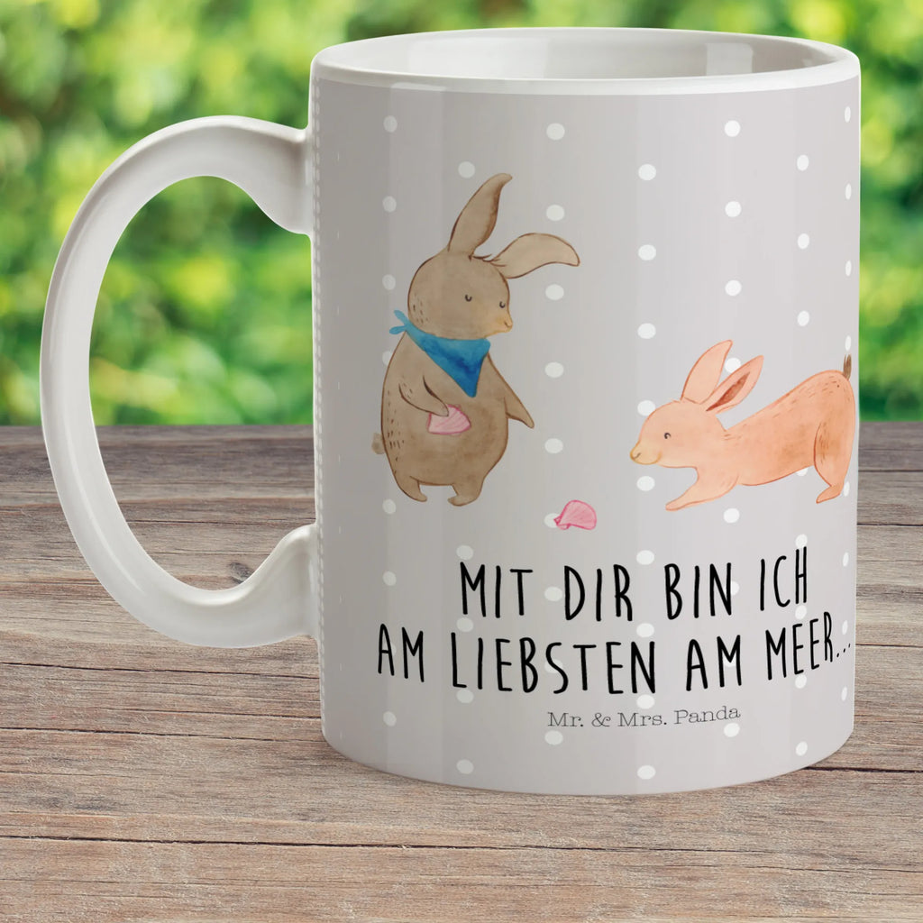 Kindertasse Hasen Muschel Kindertasse, Kinder Tasse, Kunststoff Tasse, Kindergarten Tasse, Trinkbecher, Camping Becher, Kaffeetasse, Kunststoffbecher, Kindergartenbecher, Outdoorgeschirr, Kunststoffgeschirr, Reisebecher, Reisetasse, Kinderbecher, Bruchfeste Tasse, Bruchsichere Tasse, Plastik Tasse, Plastiktasse, Familie, Vatertag, Muttertag, Bruder, Schwester, Mama, Papa, Oma, Opa, Hasen, beste Freundin, Freundin, Freundinnen, best friends, BFF, Muscheln sammeln, Muscheln, Meer