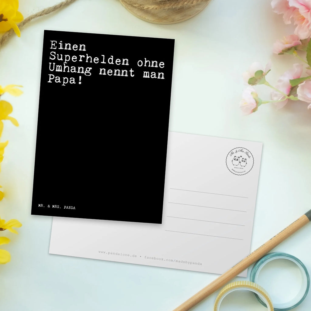 Postkarte Sprüche und Zitate Einen Superhelden ohne Umhang nennt man Papa! Postkarte, Karte, Geschenkkarte, Grußkarte, Einladung, Ansichtskarte, Geburtstagskarte, Einladungskarte, Dankeskarte, Ansichtskarten, Einladung Geburtstag, Einladungskarten Geburtstag, Spruch, Sprüche, lustige Sprüche, Weisheiten, Zitate, Spruch Geschenke, Spruch Sprüche Weisheiten Zitate Lustig Weisheit Worte