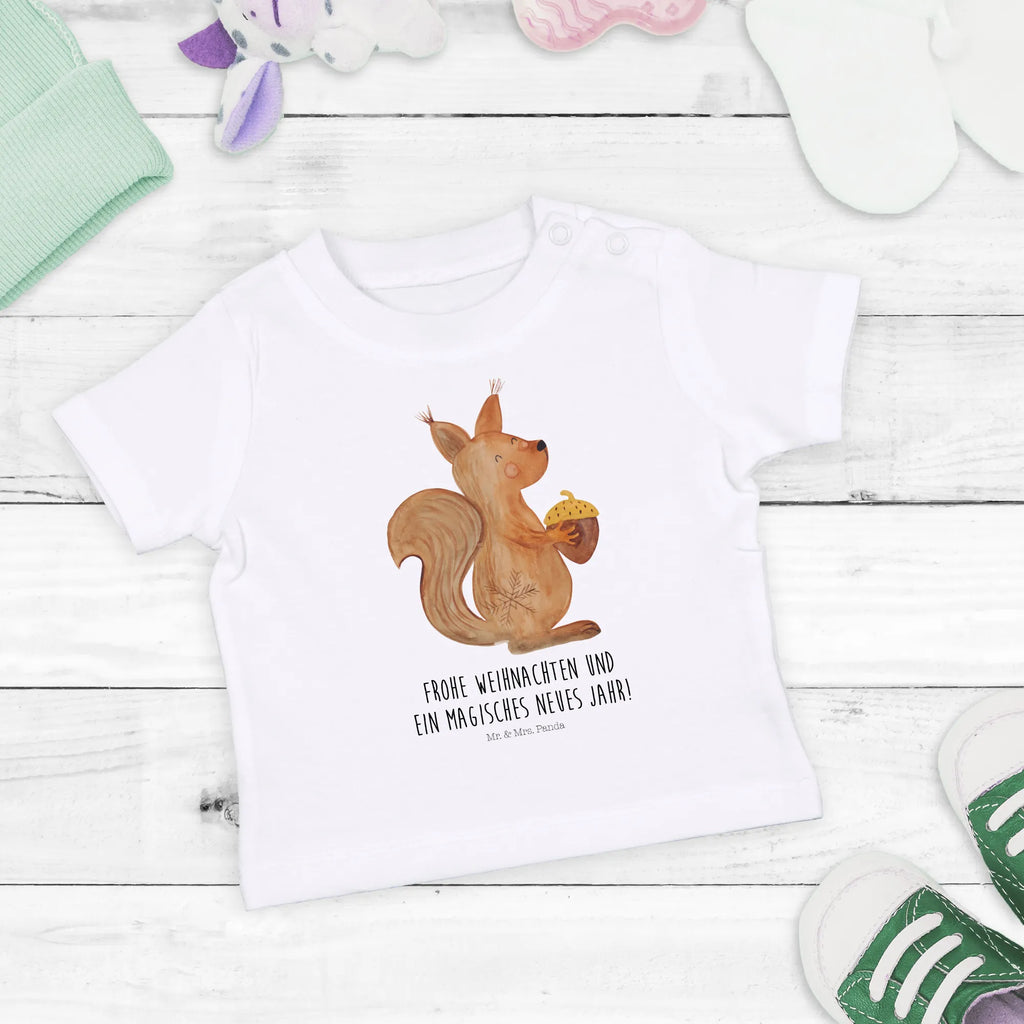 Organic Baby Shirt Eichhörnchen Weihnachtszeit Baby T-Shirt, Jungen Baby T-Shirt, Mädchen Baby T-Shirt, Shirt, Winter, Weihnachten, Weihnachtsdeko, Nikolaus, Advent, Heiligabend, Wintermotiv, Frohe Weihnachten, Frohes neues Jahr, Guten Rutsch, Weihnachtsmotiv, Weihnachtsgruß, Neujahr, Vogel