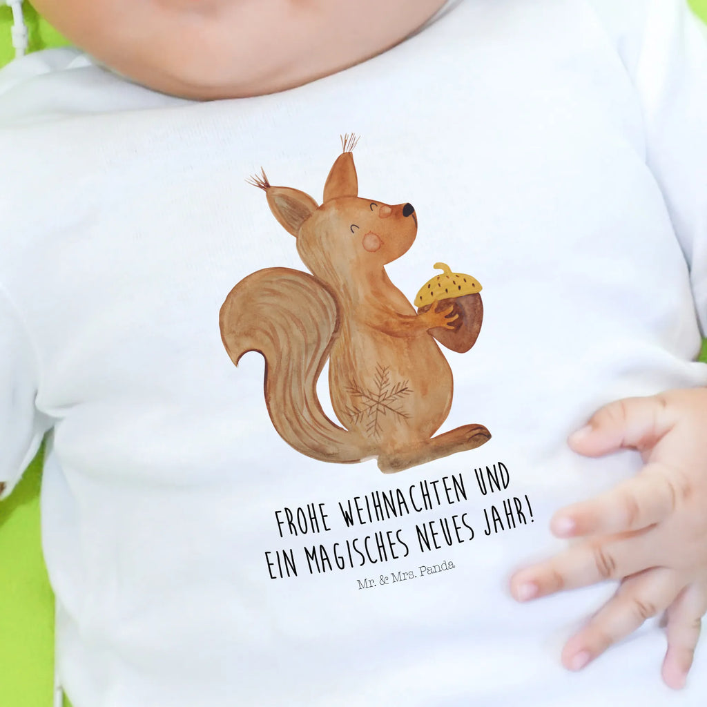 Organic Baby Shirt Eichhörnchen Weihnachtszeit Baby T-Shirt, Jungen Baby T-Shirt, Mädchen Baby T-Shirt, Shirt, Winter, Weihnachten, Weihnachtsdeko, Nikolaus, Advent, Heiligabend, Wintermotiv, Frohe Weihnachten, Frohes neues Jahr, Guten Rutsch, Weihnachtsmotiv, Weihnachtsgruß, Neujahr, Vogel