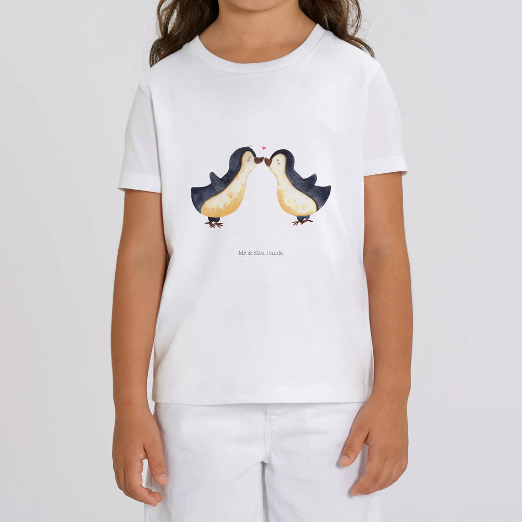 Organic Kinder T-Shirt Pinguin Liebe Kinder T-Shirt, Kinder T-Shirt Mädchen, Kinder T-Shirt Jungen, Liebe, Partner, Freund, Freundin, Ehemann, Ehefrau, Heiraten, Verlobung, Heiratsantrag, Liebesgeschenk, Jahrestag, Hocheitstag, Pinguin, Pinguine, Pinguin Paar, Pinguinpaar, Pinguin Liebe, Paar, Pärchen. Liebespaar, Liebesbeweis, Liebesspruch, Hochzeitstag, Geschenk Freund, Geschenk Freundin, Verlobte, Verlobter, Love, Geschenk Hochzeitstag, Geschenkidee, Hochzeit, Gastgeschenk