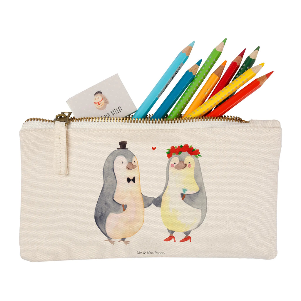 Schminktasche Pinguin Heirat Schminktasche, Kosmetiktasche, Kosmetikbeutel, Stiftemäppchen, Etui, Federmappe, Makeup, XXL, Schminketui, Kosmetiketui, Schlamperetui, Liebe, Partner, Freund, Freundin, Ehemann, Ehefrau, Heiraten, Verlobung, Heiratsantrag, Liebesgeschenk, Jahrestag, Hocheitstag