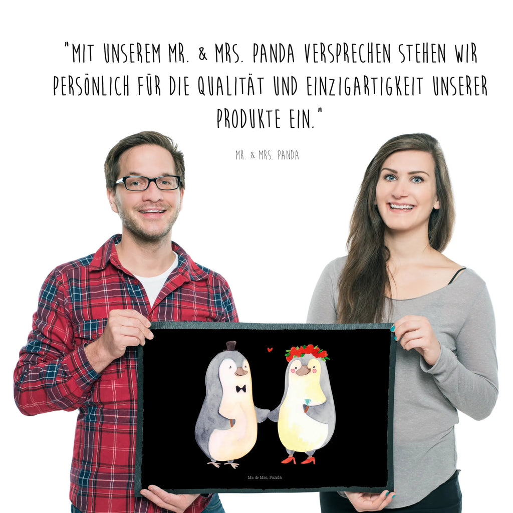 Fußmatte Pinguin Heirat Türvorleger, Schmutzmatte, Fußabtreter, Matte, Schmutzfänger, Fußabstreifer, Schmutzfangmatte, Türmatte, Motivfußmatte, Haustürmatte, Vorleger, Fussmatten, Fußmatten, Gummimatte, Fußmatte außen, Fußmatte innen, Fussmatten online, Gummi Matte, Sauberlaufmatte, Fußmatte waschbar, Fußmatte outdoor, Schmutzfangmatte waschbar, Eingangsteppich, Fußabstreifer außen, Fußabtreter außen, Schmutzfangteppich, Fußmatte außen wetterfest, Liebe, Partner, Freund, Freundin, Ehemann, Ehefrau, Heiraten, Verlobung, Heiratsantrag, Liebesgeschenk, Jahrestag, Hocheitstag