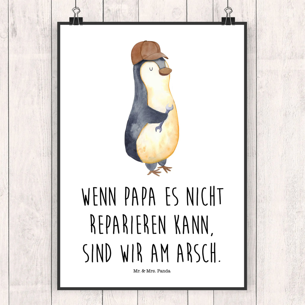 Poster Wenn Papa es nicht reparieren kann, sind wir am Arsch Poster, Wandposter, Bild, Wanddeko, Küchenposter, Kinderposter, Wanddeko Bild, Raumdekoration, Wanddekoration, Handgemaltes Poster, Mr. & Mrs. Panda Poster, Designposter, Kunstdruck, Posterdruck, Familie, Vatertag, Muttertag, Bruder, Schwester, Mama, Papa, Oma, Opa, Vater, Geschenk Papa, Bester Papa der Welt