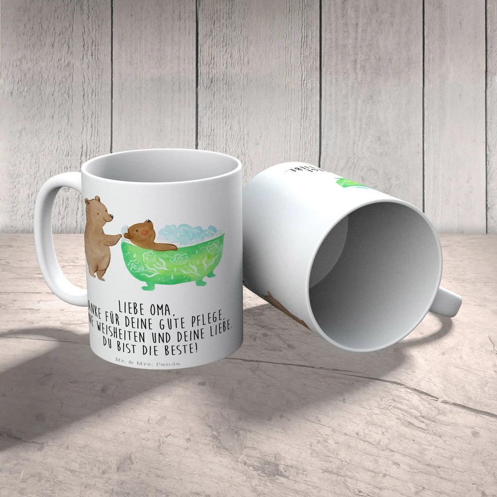 Tasse Oma badet Tasse, Kaffeetasse, Teetasse, Becher, Kaffeebecher, Teebecher, Keramiktasse, Porzellantasse, Büro Tasse, Geschenk Tasse, Tasse Sprüche, Tasse Motive, Kaffeetassen, Tasse bedrucken, Designer Tasse, Cappuccino Tassen, Schöne Teetassen, Familie, Vatertag, Muttertag, Bruder, Schwester, Mama, Papa, Oma, Opa, Großmutter, Enkel, Baden, Liebe