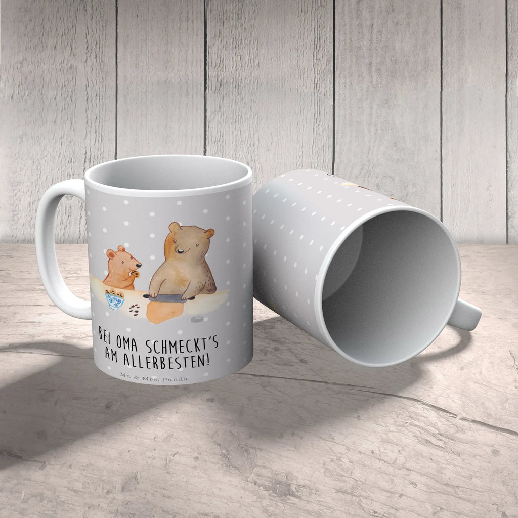 Tasse Oma Bär backen Tasse, Kaffeetasse, Teetasse, Becher, Kaffeebecher, Teebecher, Keramiktasse, Porzellantasse, Büro Tasse, Geschenk Tasse, Tasse Sprüche, Tasse Motive, Kaffeetassen, Tasse bedrucken, Designer Tasse, Cappuccino Tassen, Schöne Teetassen, Familie, Vatertag, Muttertag, Bruder, Schwester, Mama, Papa, Oma, Opa, Omi, Lieblingsoma, Lieblingsomi, backen, kochen, beste Köchin