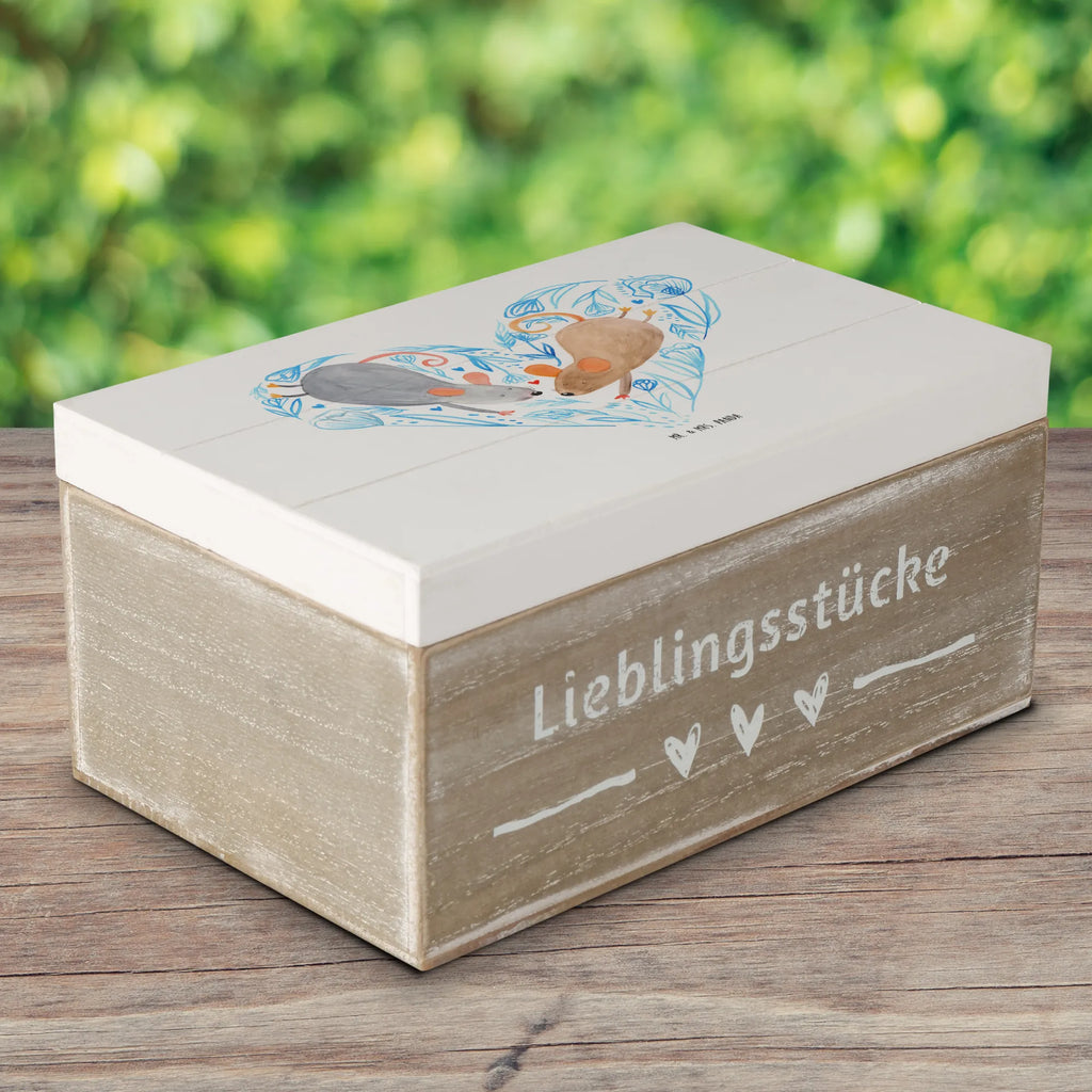 Holzkiste Hochzeit Mäuse Herz Holzkiste, Kiste, Schatzkiste, Truhe, Schatulle, XXL, Erinnerungsbox, Erinnerungskiste, Dekokiste, Aufbewahrungsbox, Geschenkbox, Geschenkdose, Hochzeit, Hochzeitsgeschenk, Ehe, Hochzeitsfeier, Trauung, Trauungsgeschenk, Hochzeitskarte, Verlobungsfeier, Verlobungsgeschenk, Hochzeitsgeschenkideen, Hochzeitsgeschenke für Brautpaar, Maus, Mäuse, Paar, Liebe, Freund, Freundin, Paargeschenk