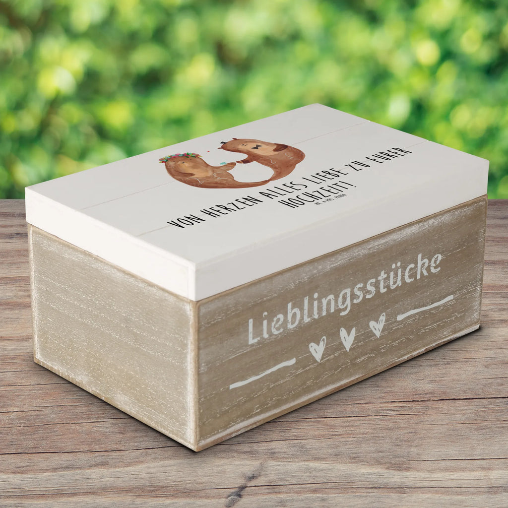 Holzkiste Hochzeitspaar Otter Holzkiste, Kiste, Schatzkiste, Truhe, Schatulle, XXL, Erinnerungsbox, Erinnerungskiste, Dekokiste, Aufbewahrungsbox, Geschenkbox, Geschenkdose, Hochzeit, Hochzeitsgeschenk, Ehe, Hochzeitsfeier, Trauung, Trauungsgeschenk, Hochzeitskarte, Verlobungsfeier, Verlobungsgeschenk, Hochzeitsgeschenkideen, Hochzeitsgeschenke für Brautpaar, Hochzeitstag, Geschenk zur Hochzeit