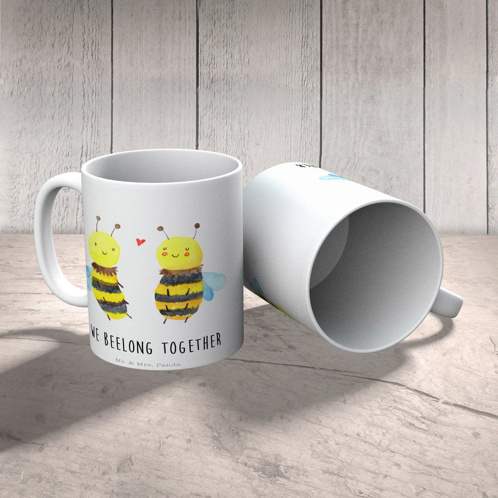 Tasse Biene Verliebt Tasse, Kaffeetasse, Teetasse, Becher, Kaffeebecher, Teebecher, Keramiktasse, Porzellantasse, Büro Tasse, Geschenk Tasse, Tasse Sprüche, Tasse Motive, Kaffeetassen, Tasse bedrucken, Designer Tasse, Cappuccino Tassen, Schöne Teetassen, Biene, Wespe, Hummel