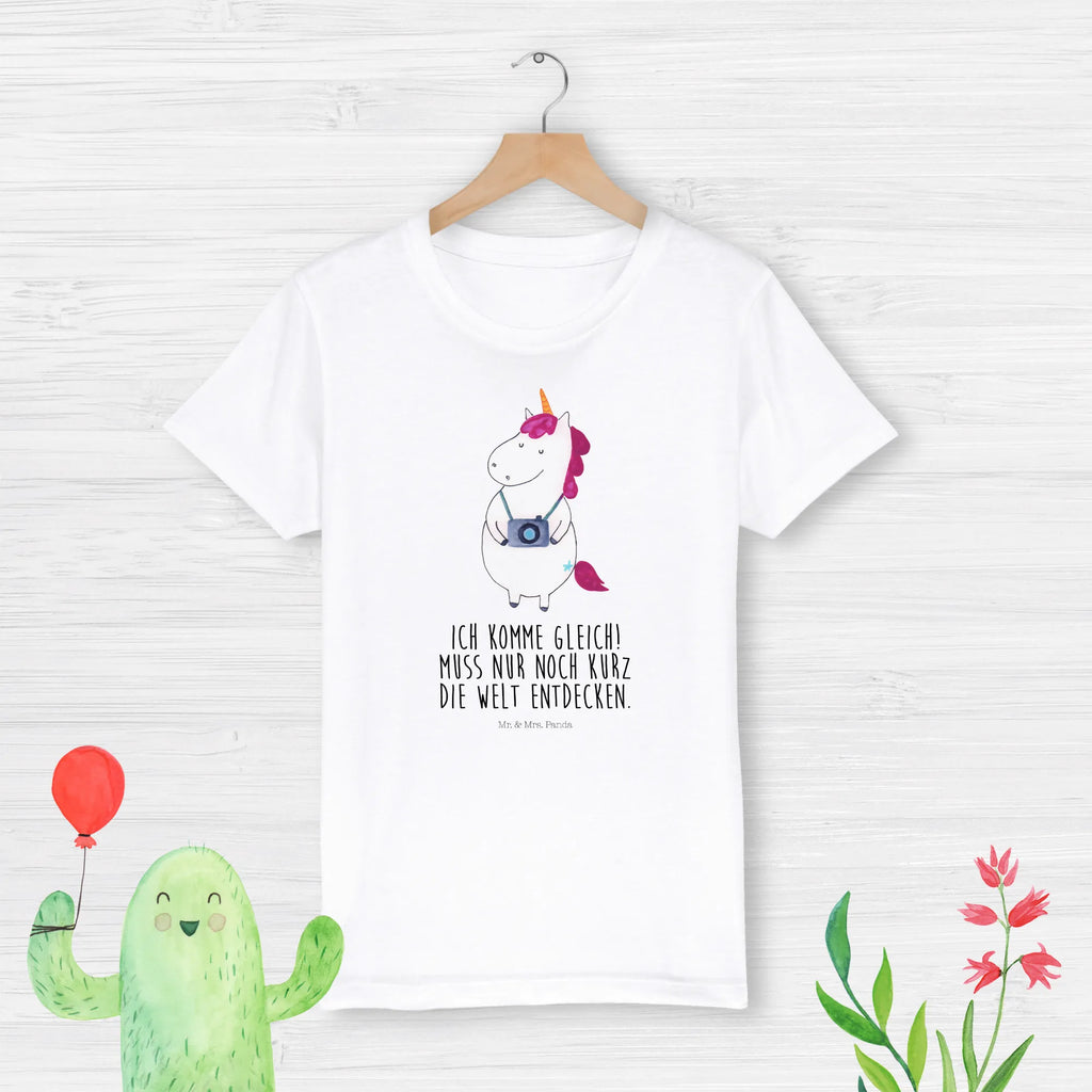 Organic Kinder T-Shirt Einhorn Fotograf Kinder T-Shirt, Kinder T-Shirt Mädchen, Kinder T-Shirt Jungen, Einhorn, Einhörner, Einhorn Deko, Pegasus, Unicorn, Fotograf, Fotografie, Kamera, Reisen, Weltreise, Weltenbummler, Urlaub, Tourist, Kurztrip, Reise, Städtereise