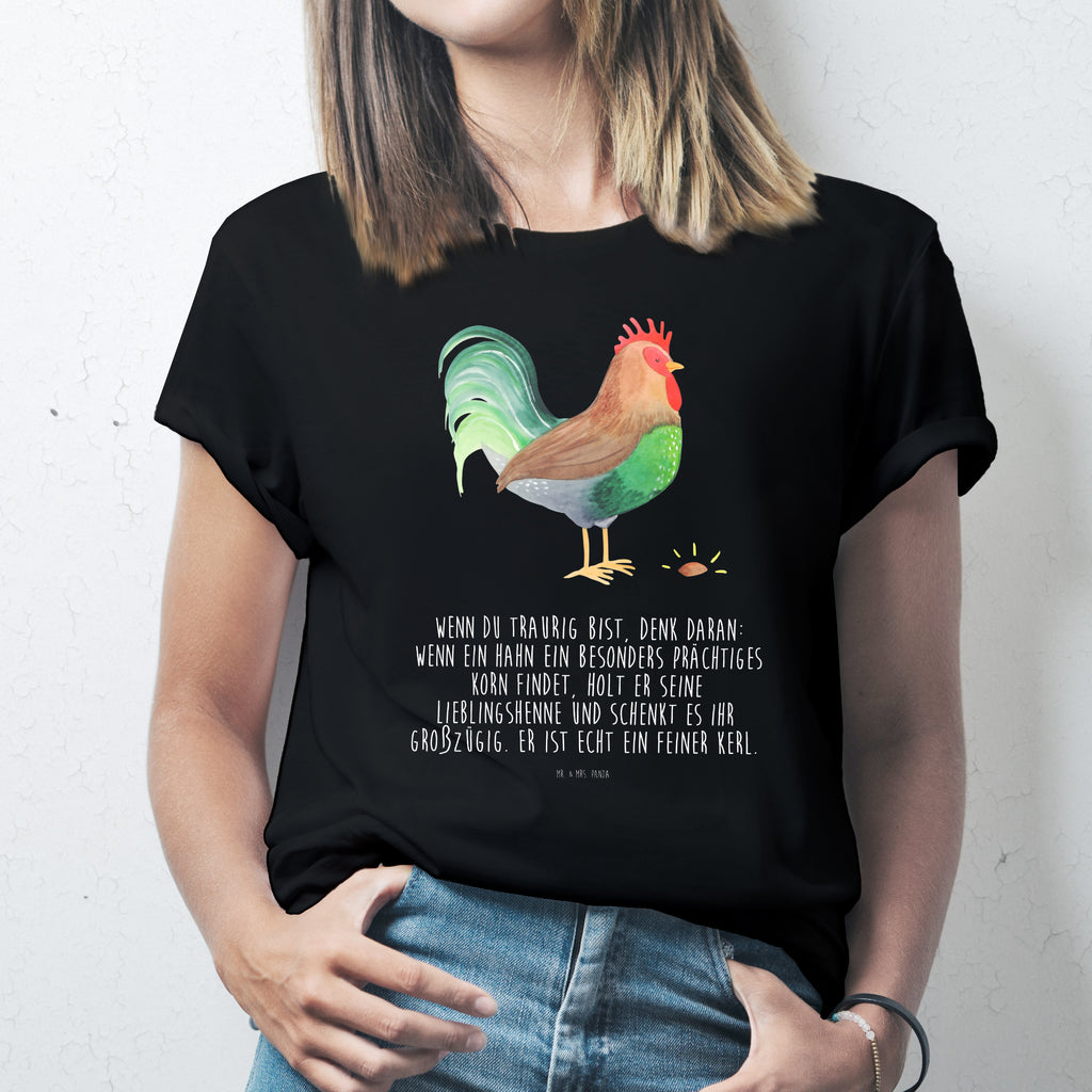 T-Shirt Standard Hahn mit Korn T-Shirt, Shirt, Tshirt, Lustiges T-Shirt, T-Shirt mit Spruch, Party, Junggesellenabschied, Jubiläum, Geburstag, Herrn, Damen, Männer, Frauen, Schlafshirt, Nachthemd, Sprüche, Bauernhof, Hoftiere, Landwirt, Landwirtin, Hahn, Korn, Henne, Eier, Natur