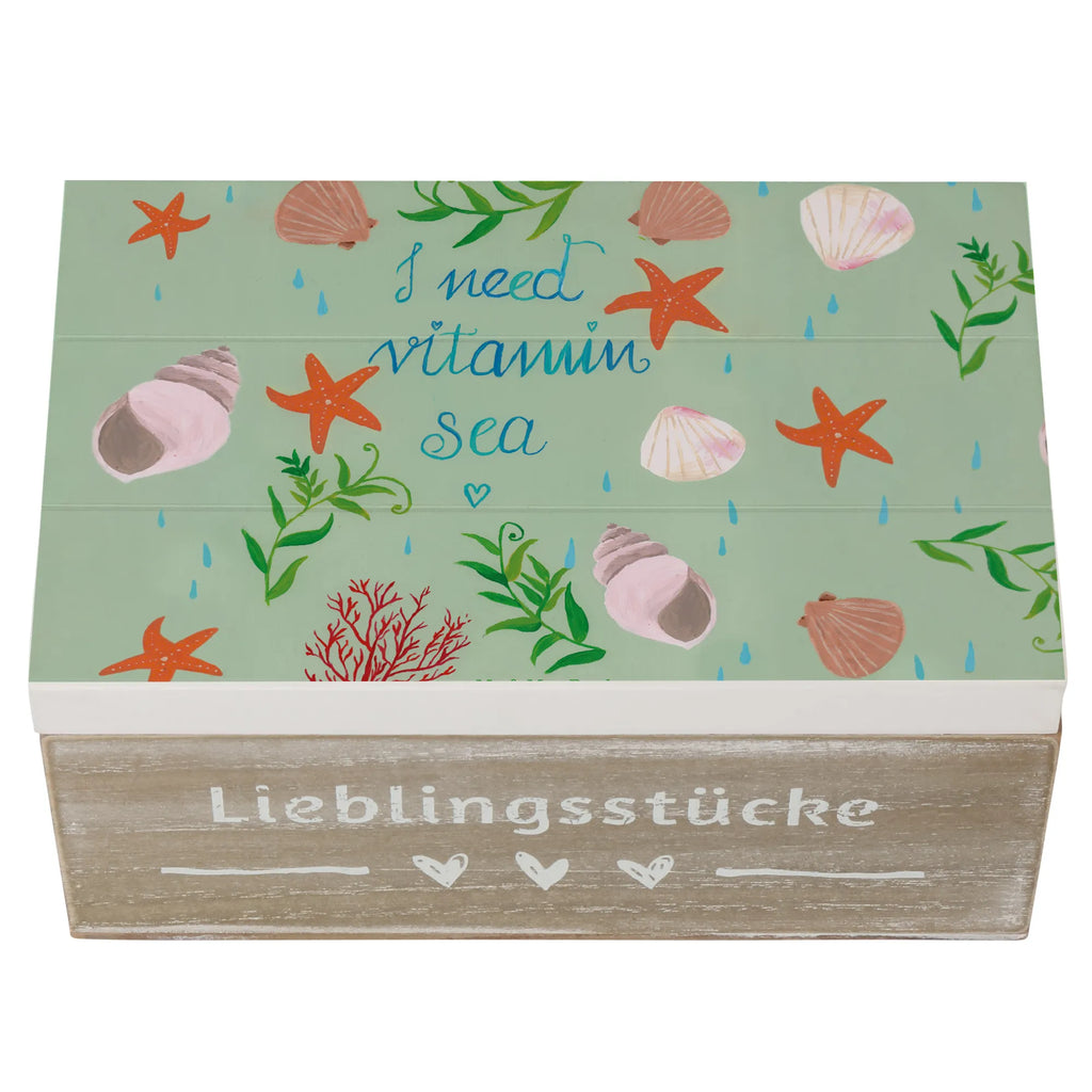 Holzkiste Vitamin Sea Holzkiste, Kiste, Schatzkiste, Truhe, Schatulle, XXL, Erinnerungsbox, Erinnerungskiste, Dekokiste, Aufbewahrungsbox, Geschenkbox, Geschenkdose, Blumen Deko, Frühlings Deko, Sommer Deko, Dekoration, positive Botschaft, Naturliebhaber, Outdoor, Natur, Abenteuer, Vitamin Sea, See, Schwimmen Spruch, Schwimmer Geschenk, Strand Urlaub, Wasserratte Geschenk, Urlaub am Meer