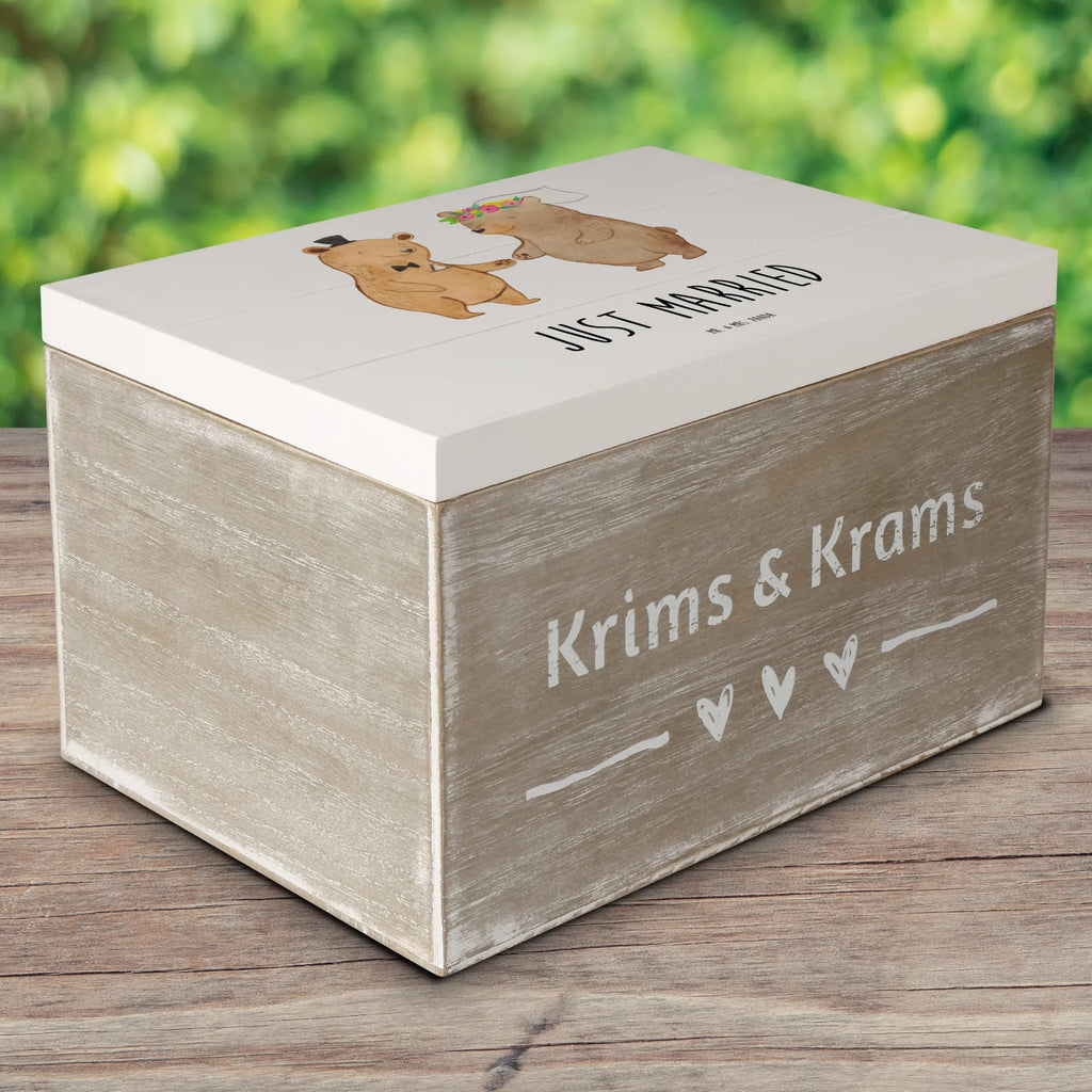 Holzkiste Bären Heirat Holzkiste, Kiste, Schatzkiste, Truhe, Schatulle, XXL, Erinnerungsbox, Erinnerungskiste, Dekokiste, Aufbewahrungsbox, Geschenkbox, Geschenkdose, Hochzeit, Hochzeitsgeschenk, Ehe, Hochzeitsfeier, Trauung, Trauungsgeschenk, Hochzeitskarte, Verlobungsfeier, Verlobungsgeschenk, Hochzeitsgeschenkideen, Hochzeitsgeschenke für Brautpaar, Hochzeitstag, Geschenk zur Hochzeit