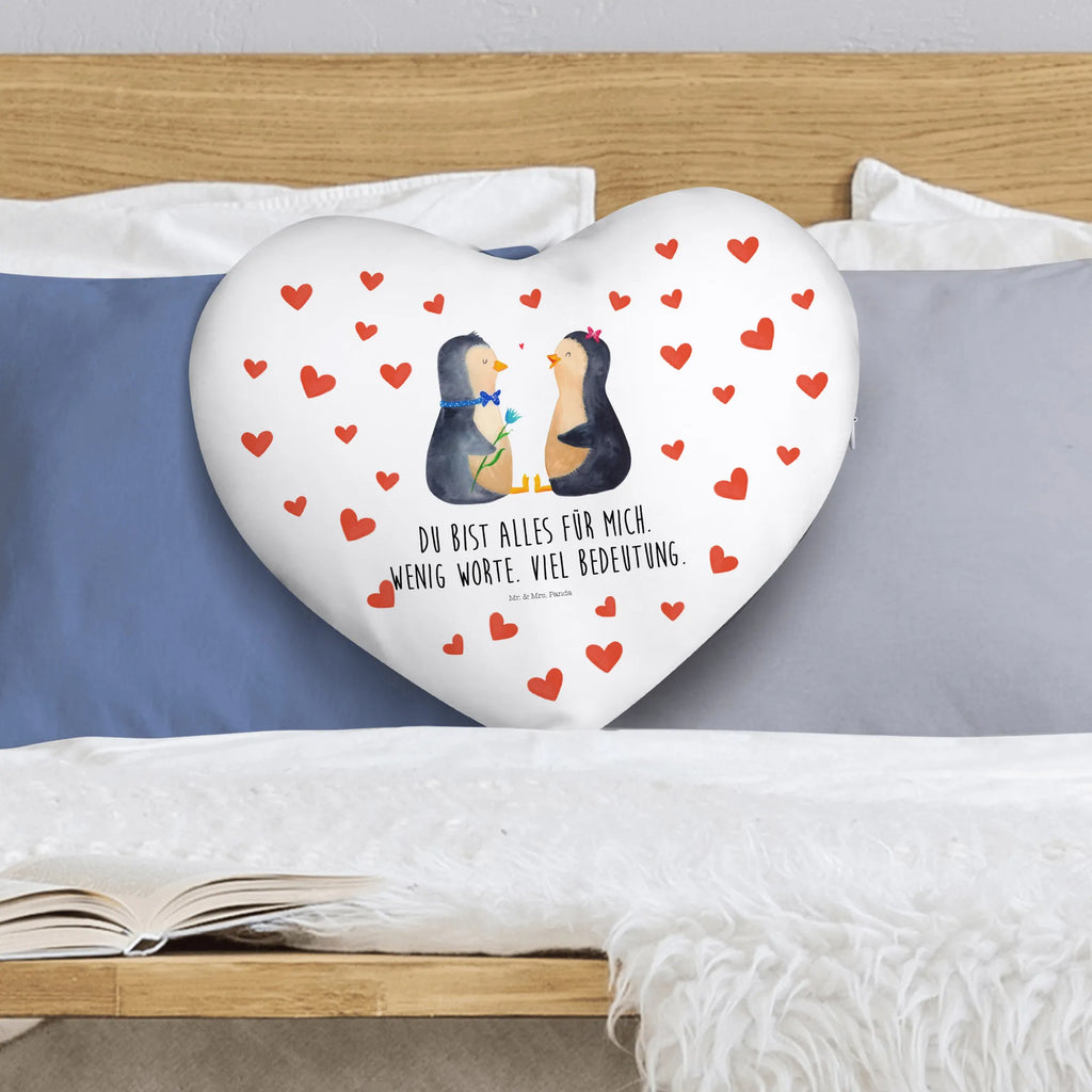 Heart cushion Penguin pair Kissen, Herzkissen, Herzform, Herz, Dekokissen, Pinguin, Pinguine, Liebe, Liebespaar, Liebesbeweis, Liebesgeschenk, Verlobung, Jahrestag, Hochzeitstag, Hochzeit, Hochzeitsgeschenk, große Liebe, Traumpaar