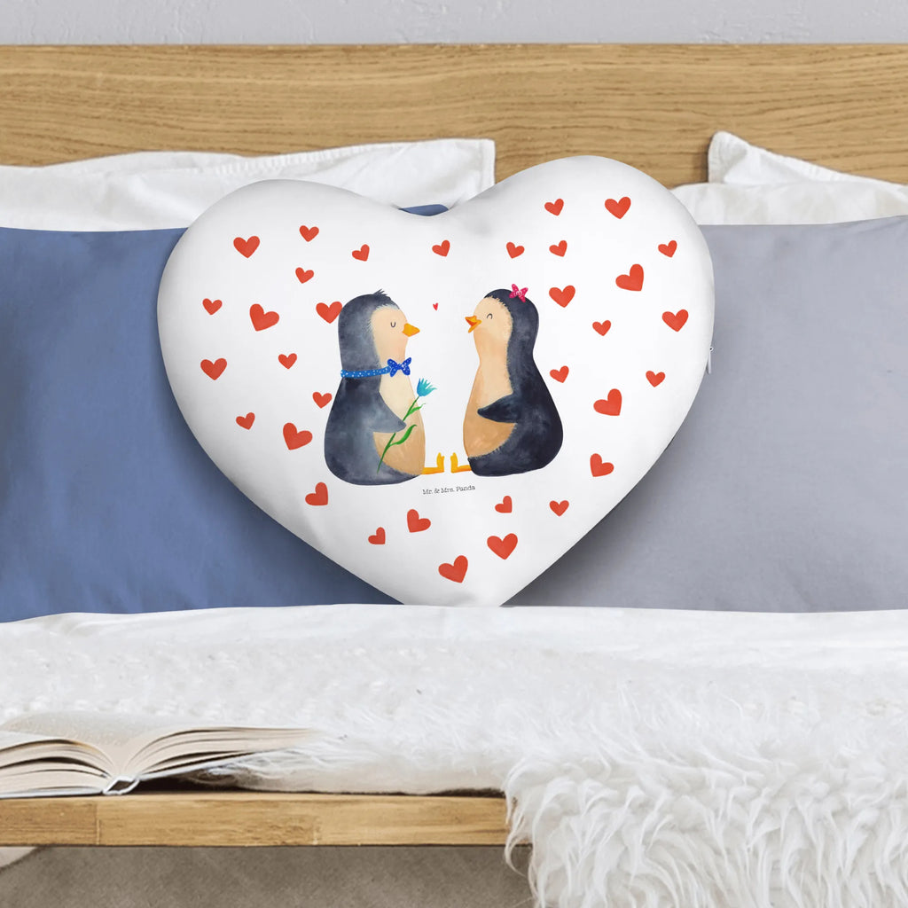 Heart cushion Penguin pair Kissen, Herzkissen, Herzform, Herz, Dekokissen, Pinguin, Pinguine, Liebe, Liebespaar, Liebesbeweis, Liebesgeschenk, Verlobung, Jahrestag, Hochzeitstag, Hochzeit, Hochzeitsgeschenk, große Liebe, Traumpaar
