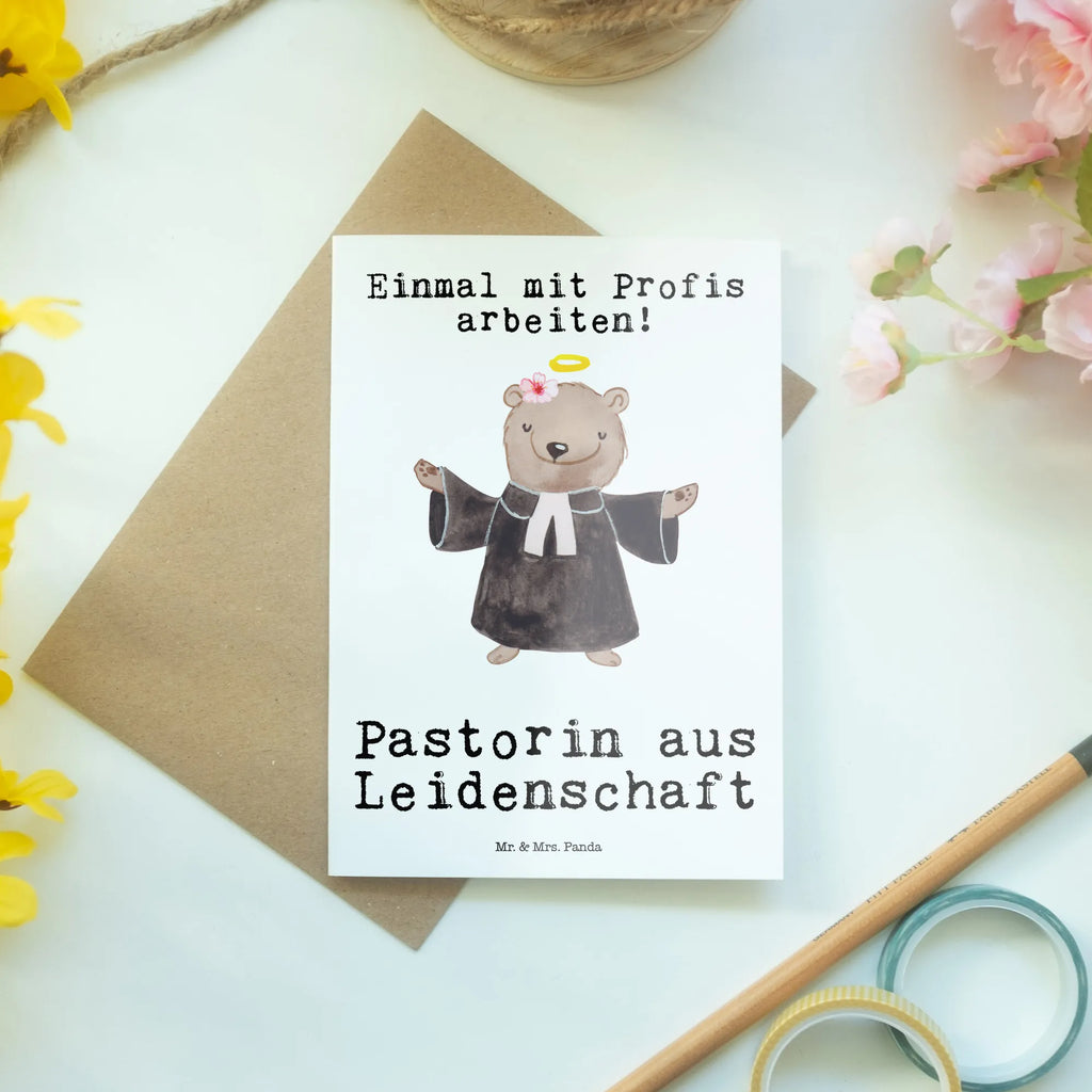 Grußkarte Pastorin aus Leidenschaft Grußkarte, Klappkarte, Einladungskarte, Glückwunschkarte, Hochzeitskarte, Geburtstagskarte, Karte, Ansichtskarten, Beruf, Ausbildung, Jubiläum, Abschied, Rente, Kollege, Kollegin, Geschenk, Schenken, Arbeitskollege, Mitarbeiter, Firma, Danke, Dankeschön, Pastorin, Dienerin Gottes<br />Geistliche, Pfarrerin, Predigerin<br />Priesterin, Theologin, Kirche