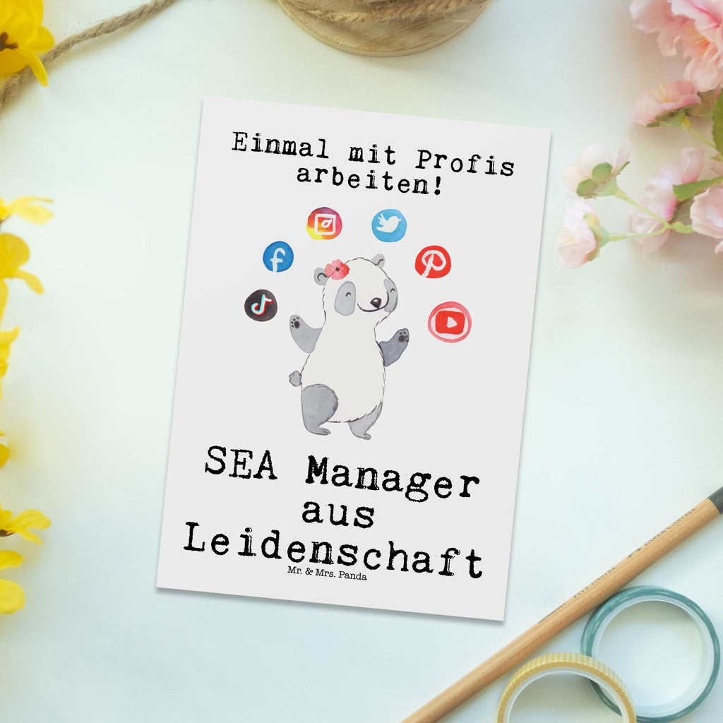 Postkarte SEA Manager aus Leidenschaft Postkarte, Karte, Geschenkkarte, Grußkarte, Einladung, Ansichtskarte, Geburtstagskarte, Einladungskarte, Dankeskarte, Ansichtskarten, Einladung Geburtstag, Einladungskarten Geburtstag, Beruf, Ausbildung, Jubiläum, Abschied, Rente, Kollege, Kollegin, Geschenk, Schenken, Arbeitskollege, Mitarbeiter, Firma, Danke, Dankeschön, SEA Manager, Suchmaschinenwerbung, Suchmaschinenmarketing