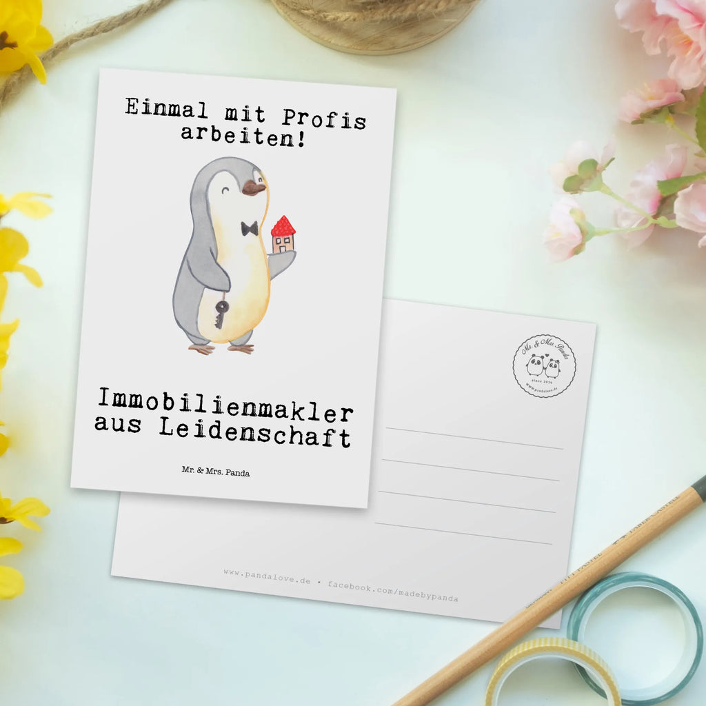 Postkarte Immobilienmakler aus Leidenschaft Postkarte, Karte, Geschenkkarte, Grußkarte, Einladung, Ansichtskarte, Geburtstagskarte, Einladungskarte, Dankeskarte, Ansichtskarten, Einladung Geburtstag, Einladungskarten Geburtstag, Beruf, Ausbildung, Jubiläum, Abschied, Rente, Kollege, Kollegin, Geschenk, Schenken, Arbeitskollege, Mitarbeiter, Firma, Danke, Dankeschön, Immobilienmakler, Immobilienhändler, Immobilienkaufmann, Immobilienbüro