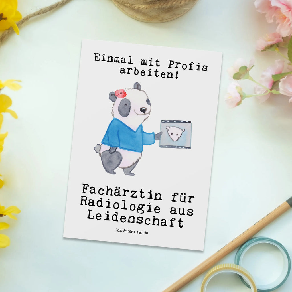 Postkarte Fachärztin für Radiologie aus Leidenschaft Postkarte, Karte, Geschenkkarte, Grußkarte, Einladung, Ansichtskarte, Geburtstagskarte, Einladungskarte, Dankeskarte, Ansichtskarten, Einladung Geburtstag, Einladungskarten Geburtstag, Beruf, Ausbildung, Jubiläum, Abschied, Rente, Kollege, Kollegin, Geschenk, Schenken, Arbeitskollege, Mitarbeiter, Firma, Danke, Dankeschön