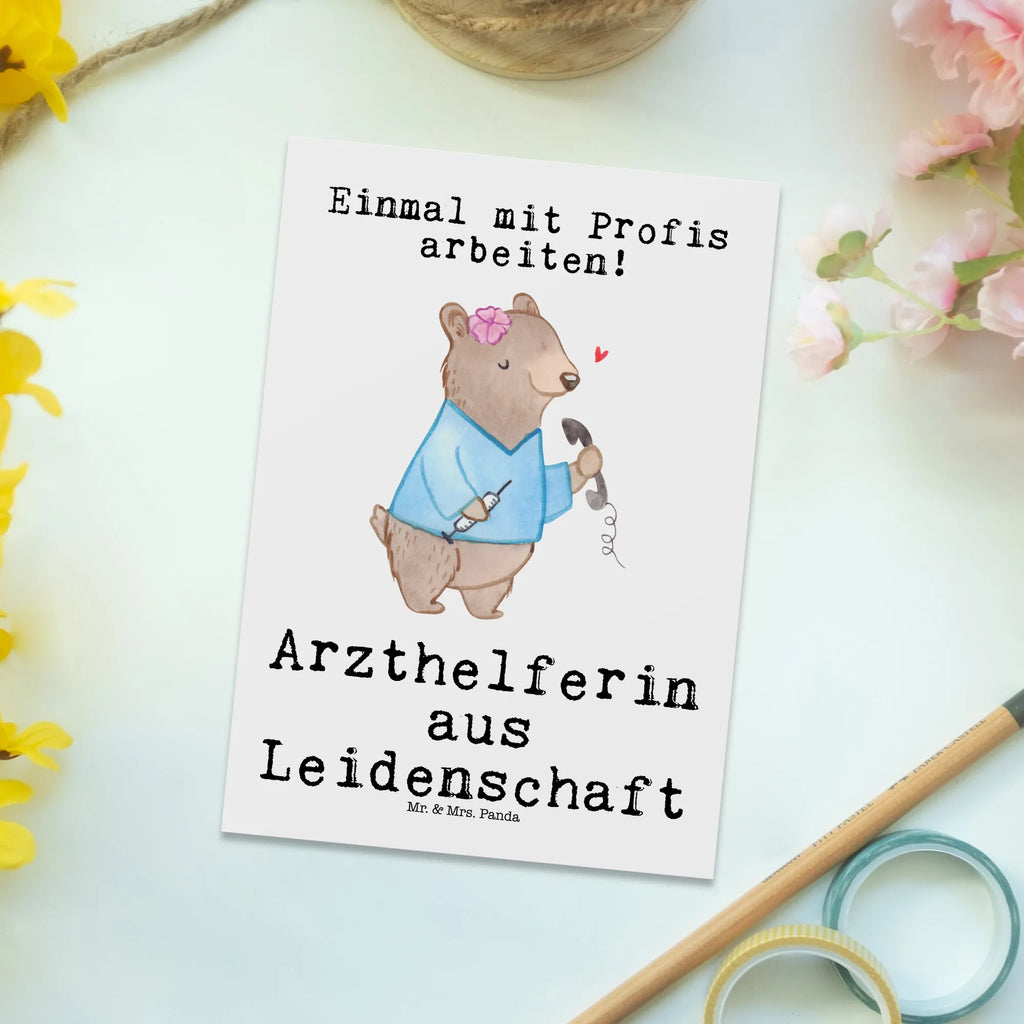 Postkarte Arzthelferin aus Leidenschaft Postkarte, Karte, Geschenkkarte, Grußkarte, Einladung, Ansichtskarte, Geburtstagskarte, Einladungskarte, Dankeskarte, Ansichtskarten, Einladung Geburtstag, Einladungskarten Geburtstag, Beruf, Ausbildung, Jubiläum, Abschied, Rente, Kollege, Kollegin, Geschenk, Schenken, Arbeitskollege, Mitarbeiter, Firma, Danke, Dankeschön, Arzthelferin, Medizinische Fachangestellte