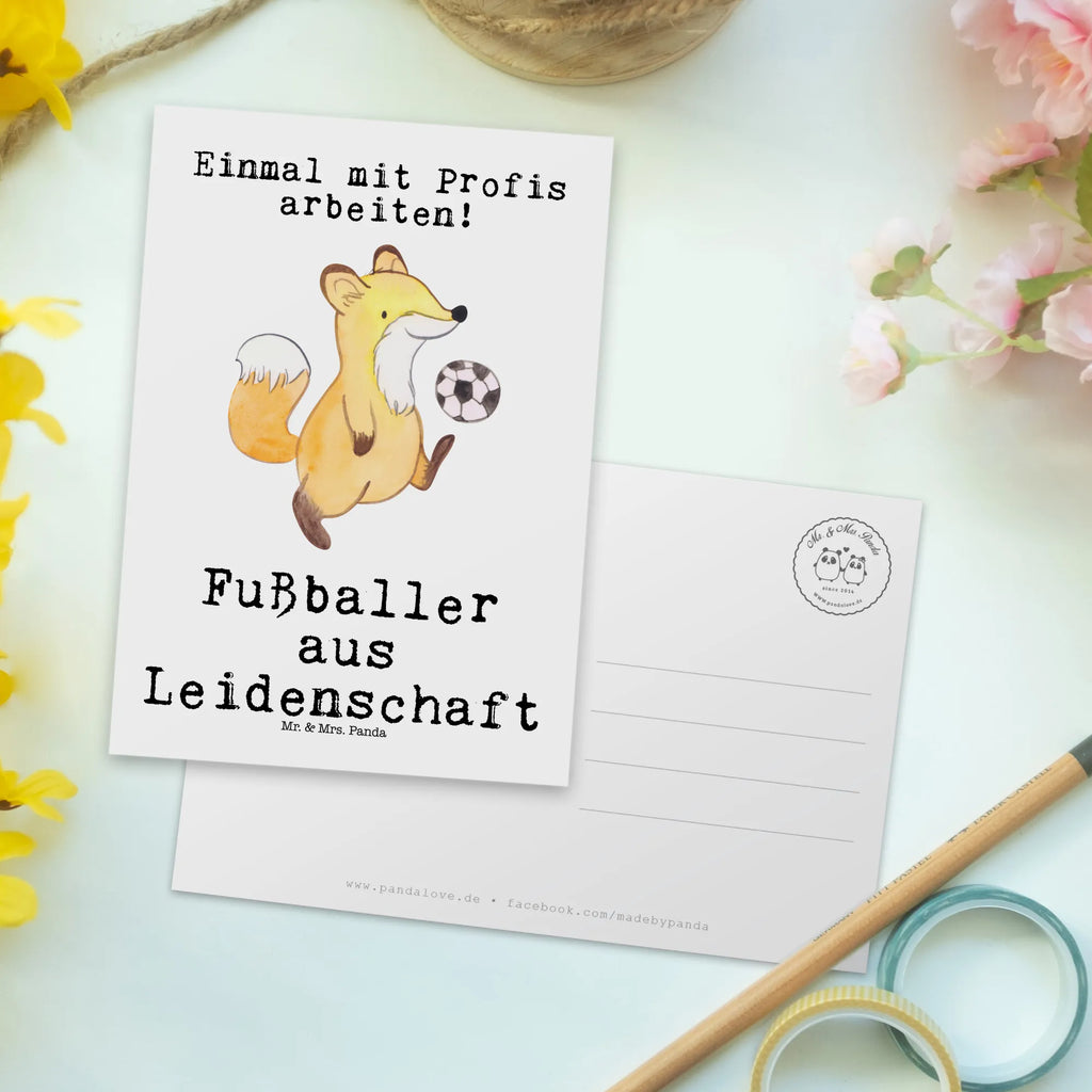 Postkarte Fußballer aus Leidenschaft Postkarte, Karte, Geschenkkarte, Grußkarte, Einladung, Ansichtskarte, Geburtstagskarte, Einladungskarte, Dankeskarte, Ansichtskarten, Einladung Geburtstag, Einladungskarten Geburtstag, Beruf, Ausbildung, Jubiläum, Abschied, Rente, Kollege, Kollegin, Geschenk, Schenken, Arbeitskollege, Mitarbeiter, Firma, Danke, Dankeschön, Fußballer, Fußballspieler, Profi Fußballer, Fußballspiel, Glücksbringer