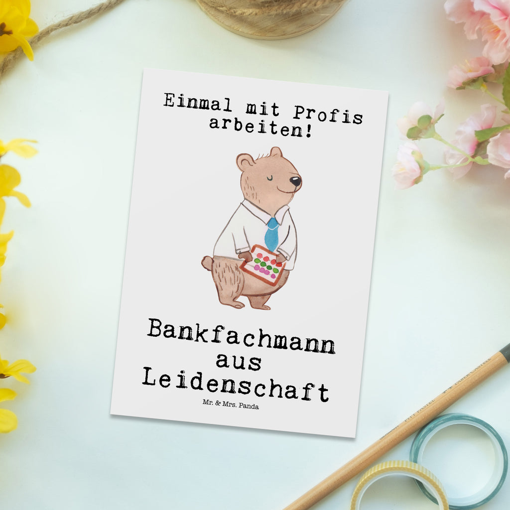 Postkarte Bankfachmann aus Leidenschaft Postkarte, Karte, Geschenkkarte, Grußkarte, Einladung, Ansichtskarte, Geburtstagskarte, Einladungskarte, Dankeskarte, Ansichtskarten, Einladung Geburtstag, Einladungskarten Geburtstag, Beruf, Ausbildung, Jubiläum, Abschied, Rente, Kollege, Kollegin, Geschenk, Schenken, Arbeitskollege, Mitarbeiter, Firma, Danke, Dankeschön, Bankfachmann, Bankangestellter, Bänker, Bankberater