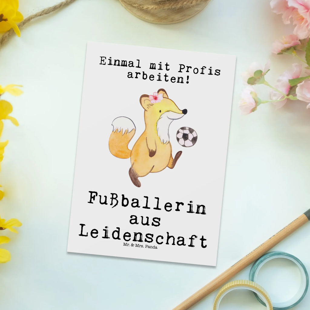 Postkarte Fußballerin aus Leidenschaft Postkarte, Karte, Geschenkkarte, Grußkarte, Einladung, Ansichtskarte, Geburtstagskarte, Einladungskarte, Dankeskarte, Ansichtskarten, Einladung Geburtstag, Einladungskarten Geburtstag, Beruf, Ausbildung, Jubiläum, Abschied, Rente, Kollege, Kollegin, Geschenk, Schenken, Arbeitskollege, Mitarbeiter, Firma, Danke, Dankeschön, Fußballerin, Fußballspielerin, Profi Fußballerin, Fußballspiel, Glücksbringer