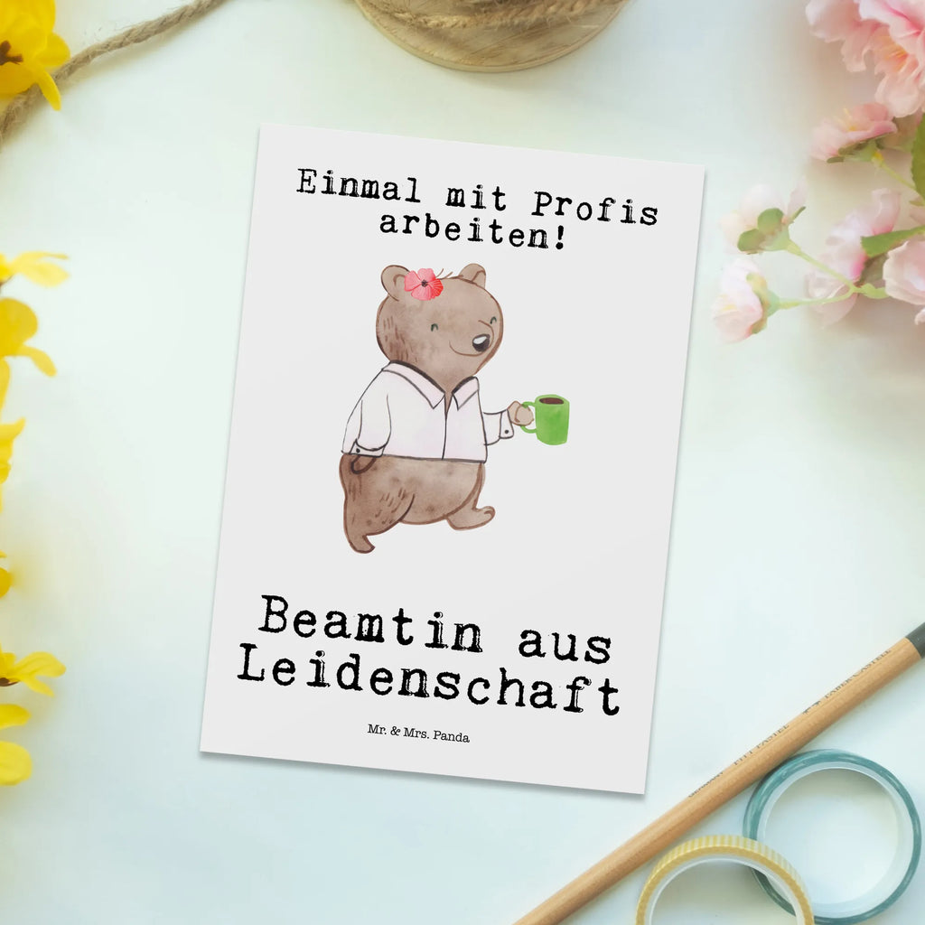 Postkarte Beamtin aus Leidenschaft Postkarte, Karte, Geschenkkarte, Grußkarte, Einladung, Ansichtskarte, Geburtstagskarte, Einladungskarte, Dankeskarte, Ansichtskarten, Einladung Geburtstag, Einladungskarten Geburtstag, Beruf, Ausbildung, Jubiläum, Abschied, Rente, Kollege, Kollegin, Geschenk, Schenken, Arbeitskollege, Mitarbeiter, Firma, Danke, Dankeschön, Beamte, Verbeamtung, Beamtentum, öffentlicher Dienst, Studium, Amt