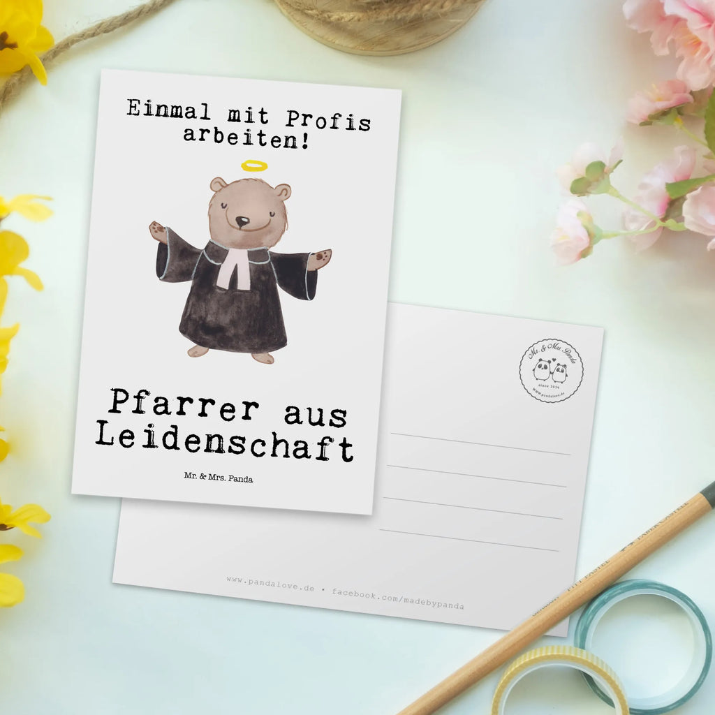 Postkarte Pfarrer aus Leidenschaft Postkarte, Karte, Geschenkkarte, Grußkarte, Einladung, Ansichtskarte, Geburtstagskarte, Einladungskarte, Dankeskarte, Ansichtskarten, Einladung Geburtstag, Einladungskarten Geburtstag, Beruf, Ausbildung, Jubiläum, Abschied, Rente, Kollege, Kollegin, Geschenk, Schenken, Arbeitskollege, Mitarbeiter, Firma, Danke, Dankeschön, Pastor, Diener Gottes<br />Geistlicher, Pfarrer, Prediger<br />Priester, Theologe, Kirche