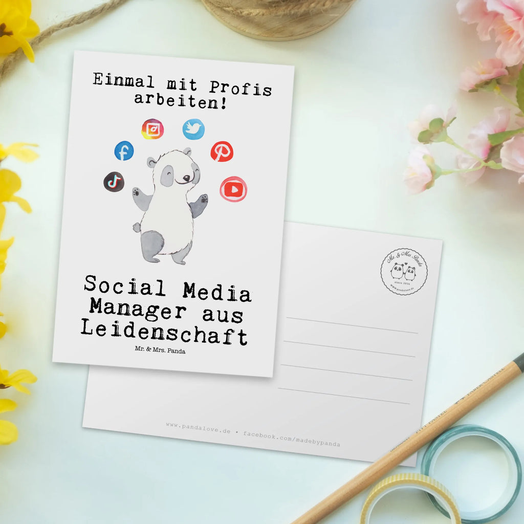 Postkarte Social Media Manager aus Leidenschaft Postkarte, Karte, Geschenkkarte, Grußkarte, Einladung, Ansichtskarte, Geburtstagskarte, Einladungskarte, Dankeskarte, Ansichtskarten, Einladung Geburtstag, Einladungskarten Geburtstag, Beruf, Ausbildung, Jubiläum, Abschied, Rente, Kollege, Kollegin, Geschenk, Schenken, Arbeitskollege, Mitarbeiter, Firma, Danke, Dankeschön