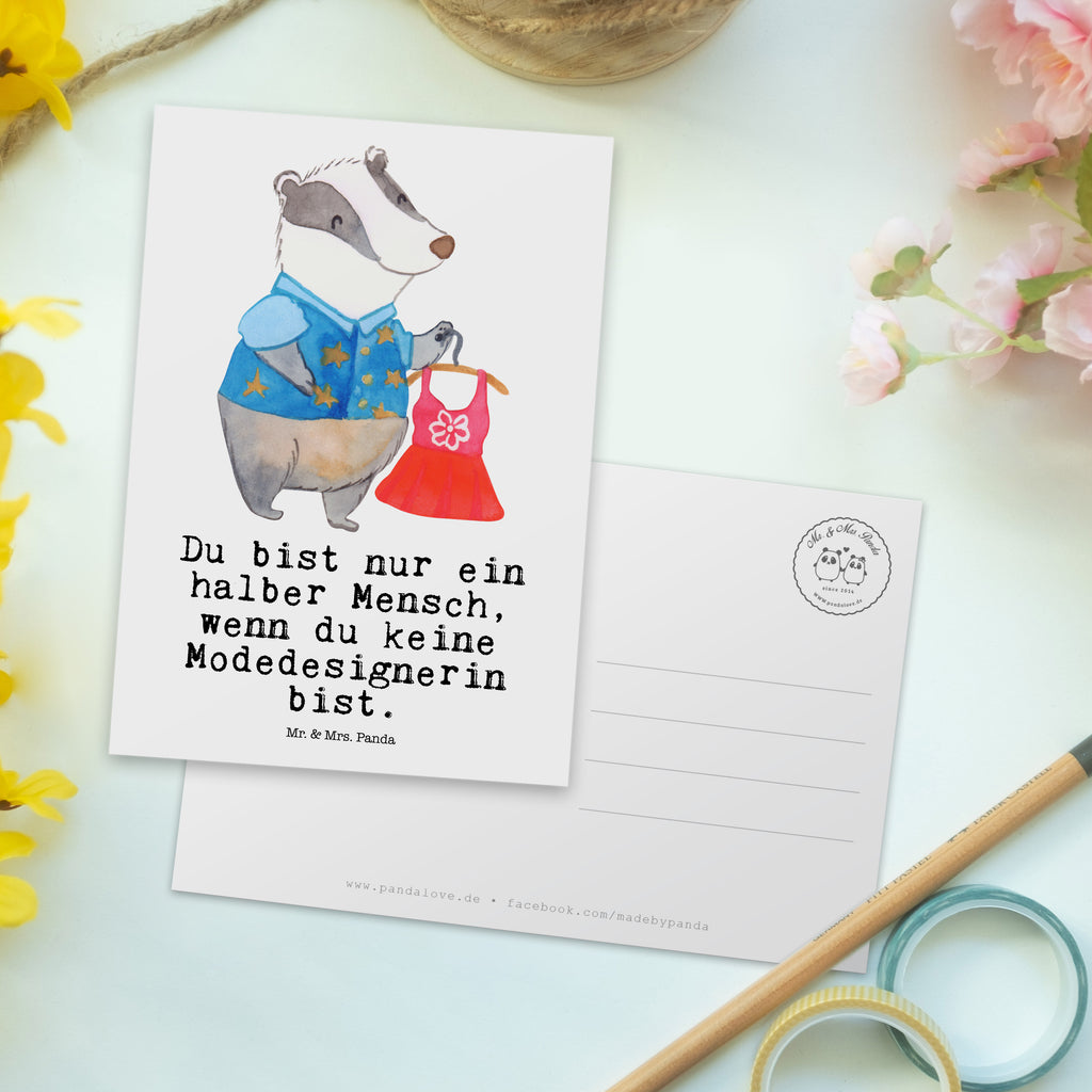 Postkarte Modedesignerin mit Herz Postkarte, Karte, Geschenkkarte, Grußkarte, Einladung, Ansichtskarte, Geburtstagskarte, Einladungskarte, Dankeskarte, Ansichtskarten, Einladung Geburtstag, Einladungskarten Geburtstag, Beruf, Ausbildung, Jubiläum, Abschied, Rente, Kollege, Kollegin, Geschenk, Schenken, Arbeitskollege, Mitarbeiter, Firma, Danke, Dankeschön, Modedesignerin, Fashion Designerin, Modeschöpferin