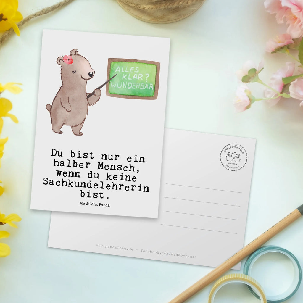 Postkarte Sachkundelehrerin mit Herz Postkarte, Karte, Geschenkkarte, Grußkarte, Einladung, Ansichtskarte, Geburtstagskarte, Einladungskarte, Dankeskarte, Ansichtskarten, Einladung Geburtstag, Einladungskarten Geburtstag, Beruf, Ausbildung, Jubiläum, Abschied, Rente, Kollege, Kollegin, Geschenk, Schenken, Arbeitskollege, Mitarbeiter, Firma, Danke, Dankeschön, Sachkundelehrerin, Sachkundeunterricht, Schule, Grundschule