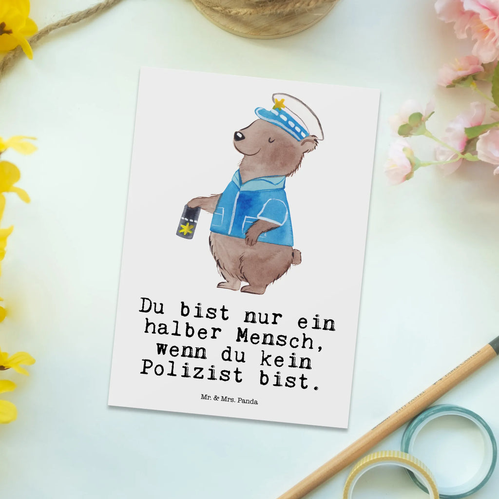 Postkarte Polizist mit Herz Postkarte, Karte, Geschenkkarte, Grußkarte, Einladung, Ansichtskarte, Geburtstagskarte, Einladungskarte, Dankeskarte, Ansichtskarten, Einladung Geburtstag, Einladungskarten Geburtstag, Beruf, Ausbildung, Jubiläum, Abschied, Rente, Kollege, Kollegin, Geschenk, Schenken, Arbeitskollege, Mitarbeiter, Firma, Danke, Dankeschön, Polizist, Polizeibeamter, Wachmann, Cop, Polizei, Studium