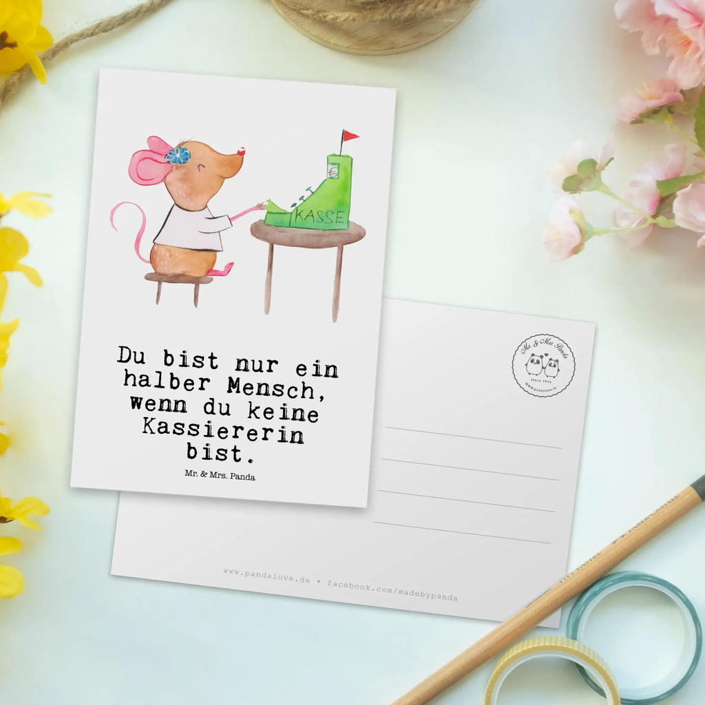 Postkarte Kassiererin mit Herz Postkarte, Karte, Geschenkkarte, Grußkarte, Einladung, Ansichtskarte, Geburtstagskarte, Einladungskarte, Dankeskarte, Ansichtskarten, Einladung Geburtstag, Einladungskarten Geburtstag, Beruf, Ausbildung, Jubiläum, Abschied, Rente, Kollege, Kollegin, Geschenk, Schenken, Arbeitskollege, Mitarbeiter, Firma, Danke, Dankeschön, Kassiererin, Kassenwartin, Mitarbeiterin Kasse